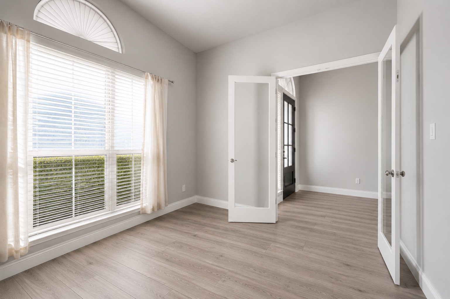 23649 Sage Villa Drive Property Photo 5