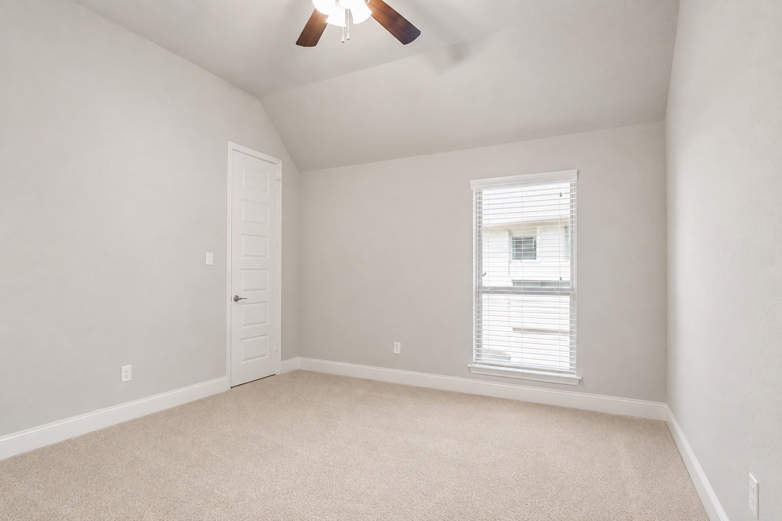 23649 Sage Villa Drive Property Photo 28
