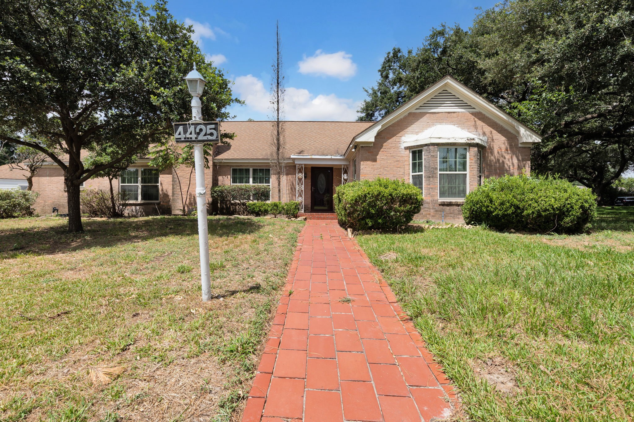 4425 Laurel Drive Property Photo 1