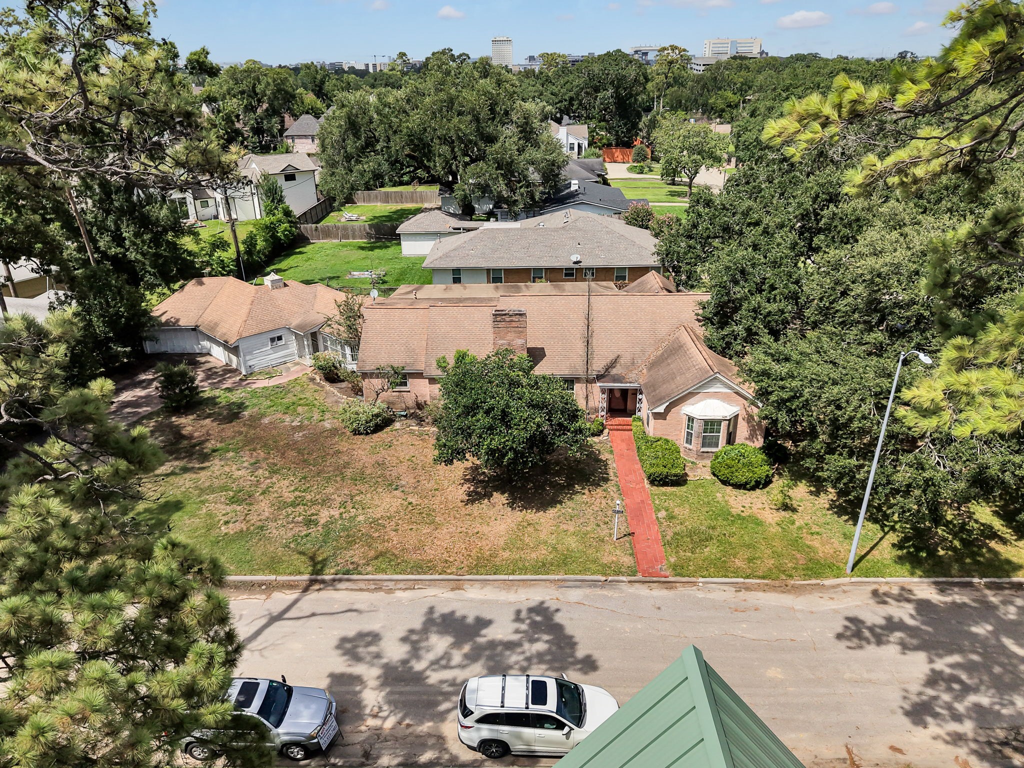 4425 Laurel Drive Property Photo 3