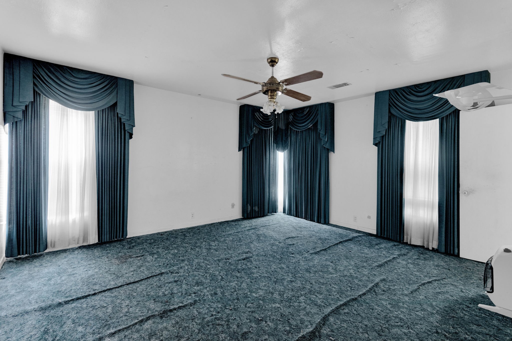 4425 Laurel Drive Property Photo 10