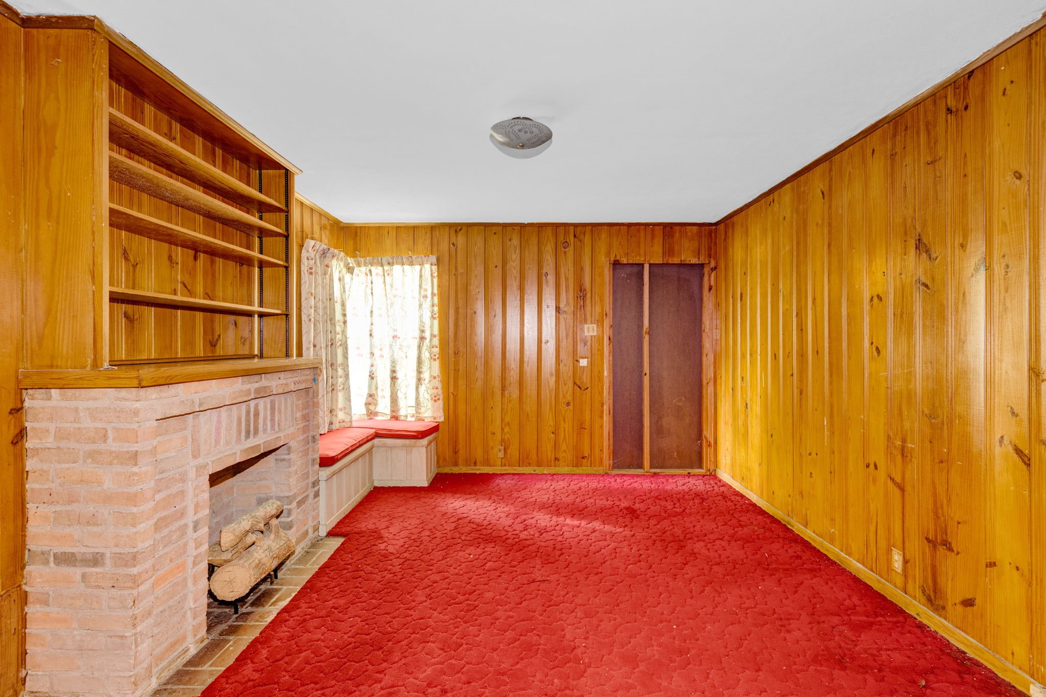 4425 Laurel Drive Property Photo 12