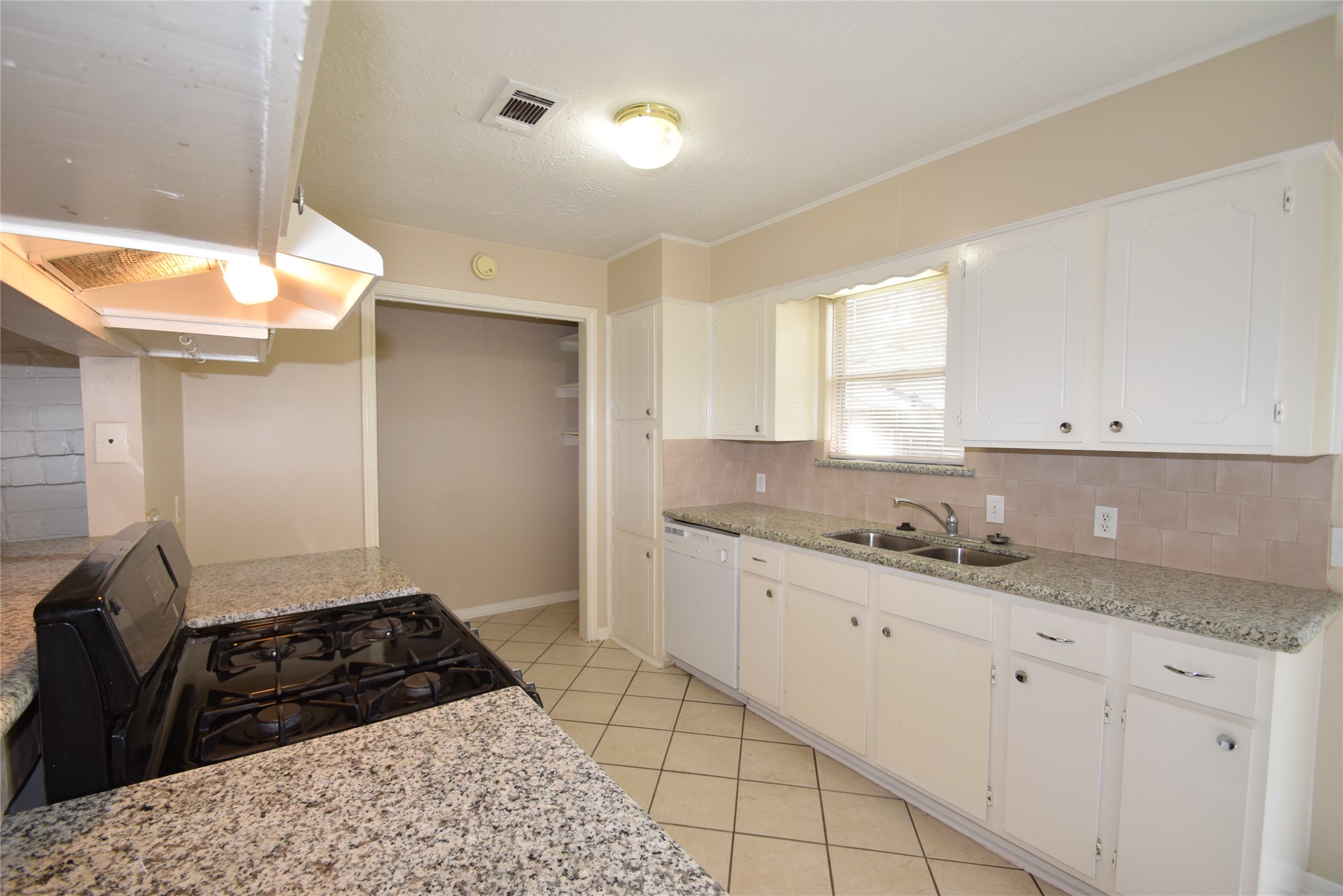 1006 Grand Junction Drive Property Photo 6
