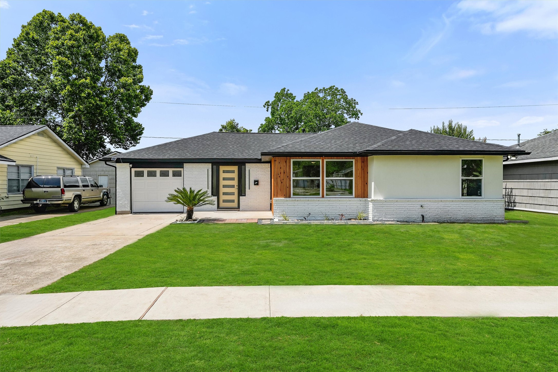3303 Dartmouth Drive Property Photo