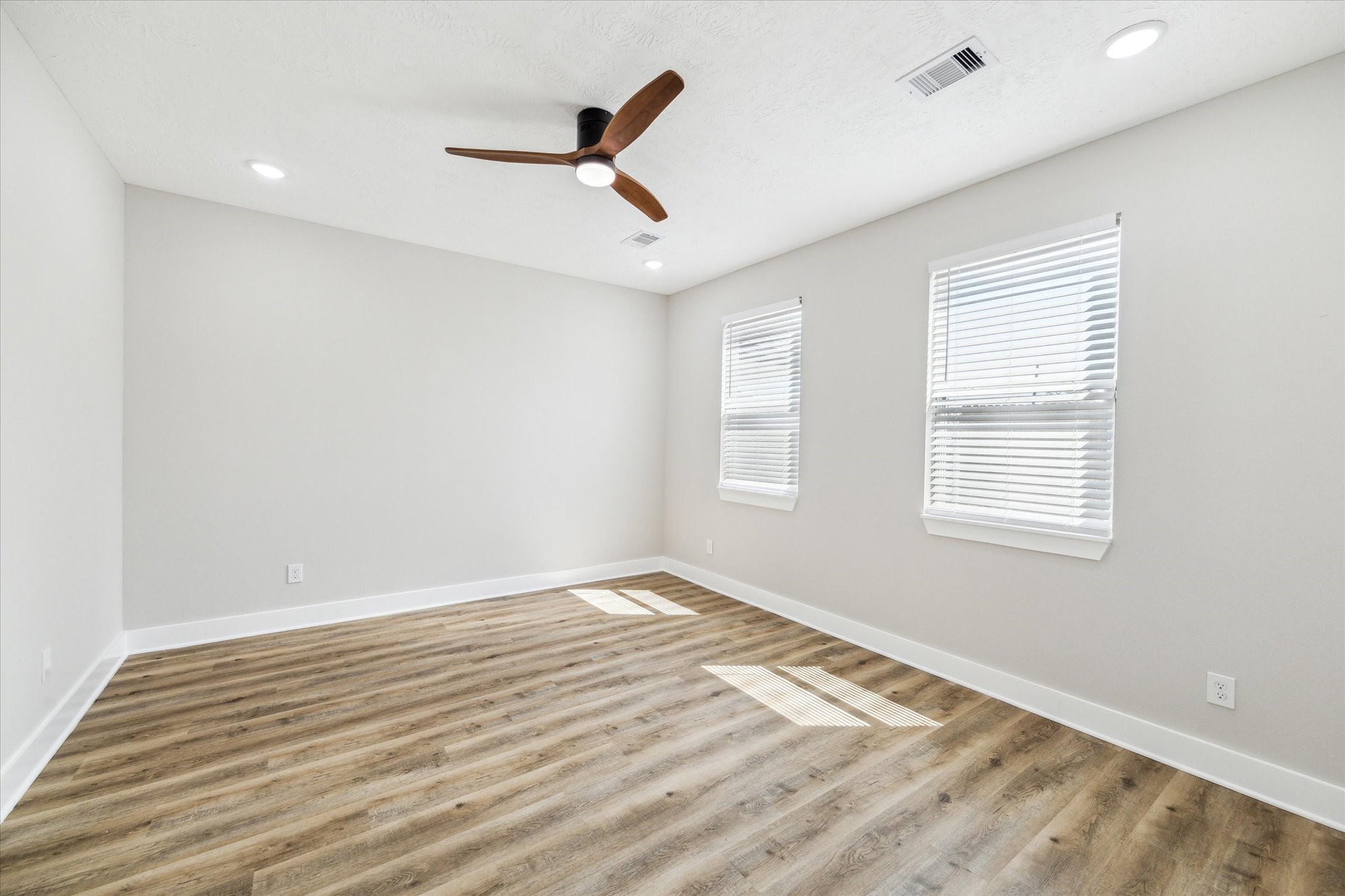 8130 Sunbury Street Property Photo 4