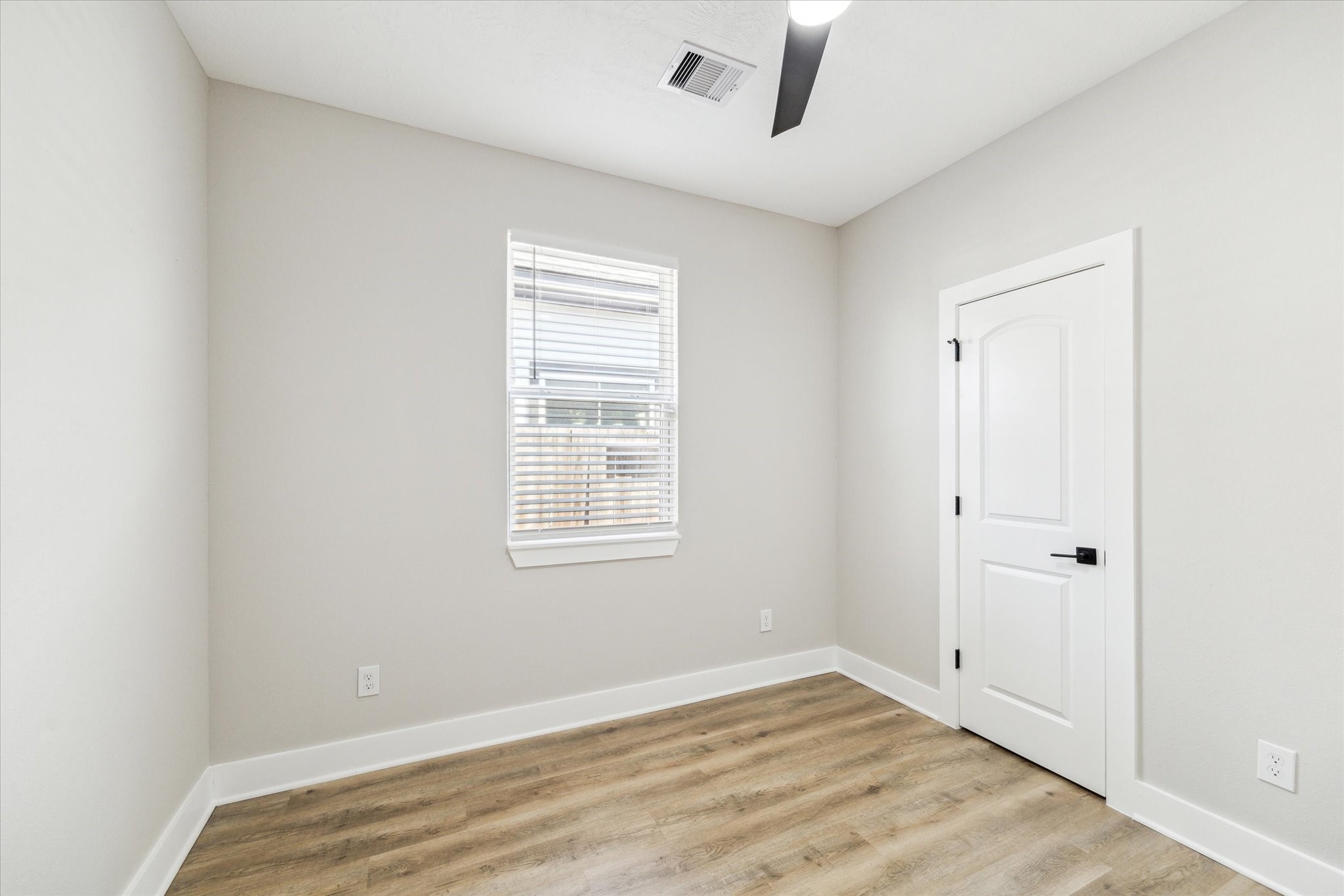 8130 Sunbury Street Property Photo 6