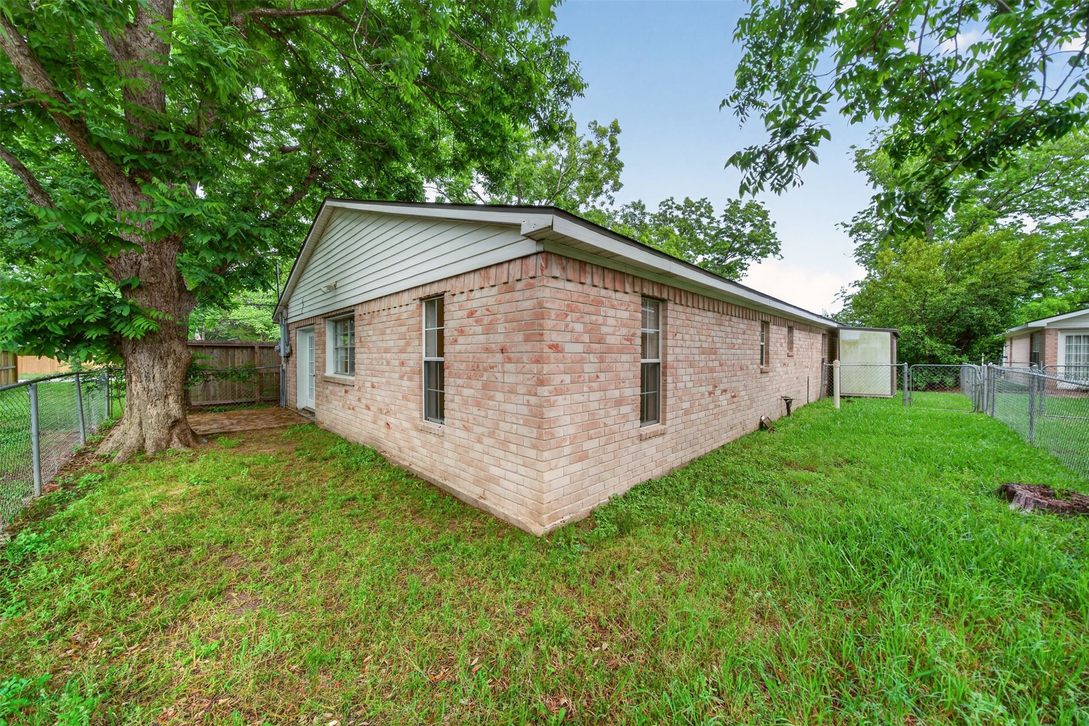 418 Texas Street Property Photo 3