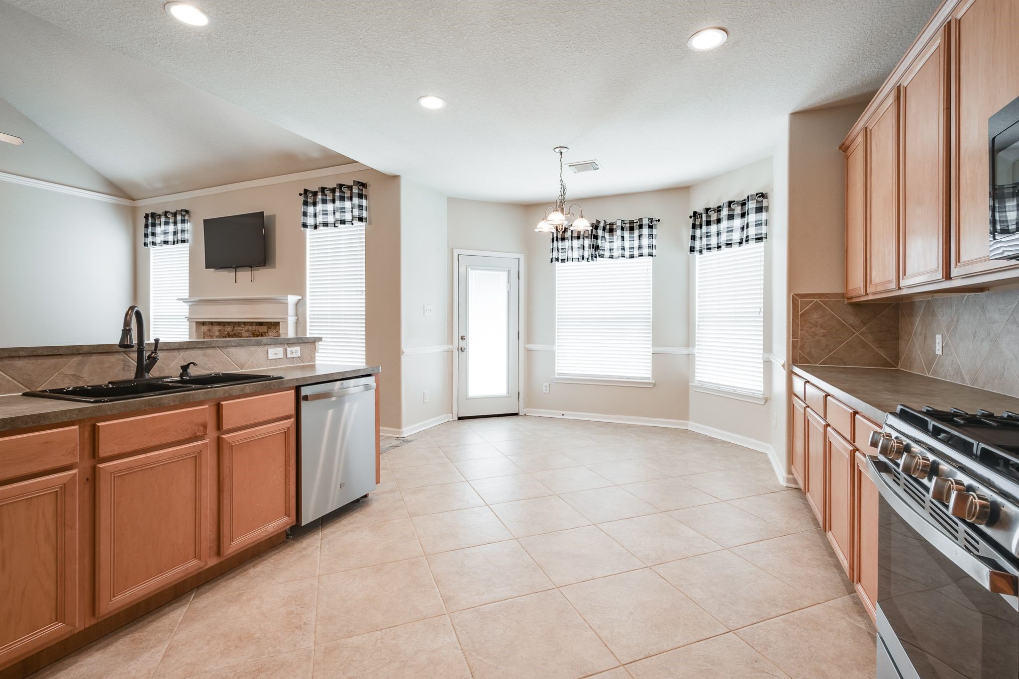 619 Harbor Mist Drive Property Photo 13