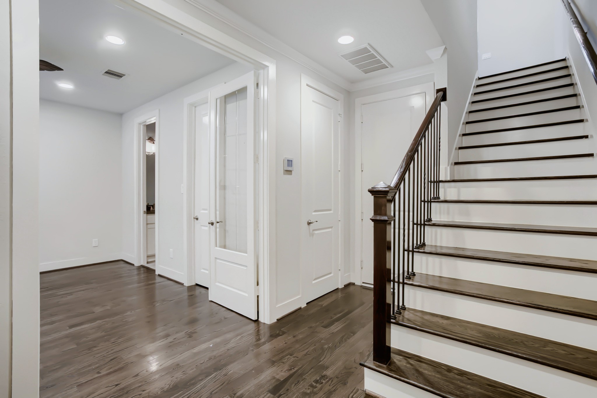 2723 Kennedy Street Property Photo 4
