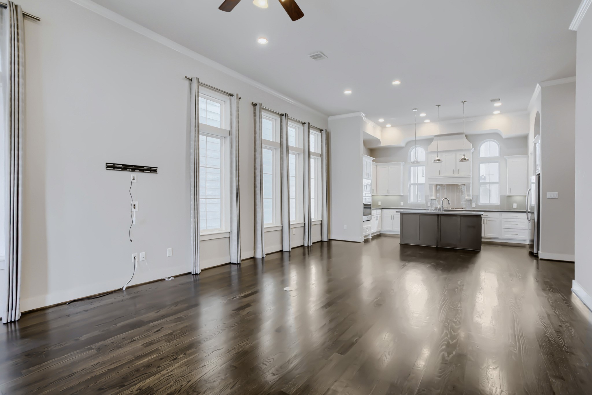 2723 Kennedy Street Property Photo 6