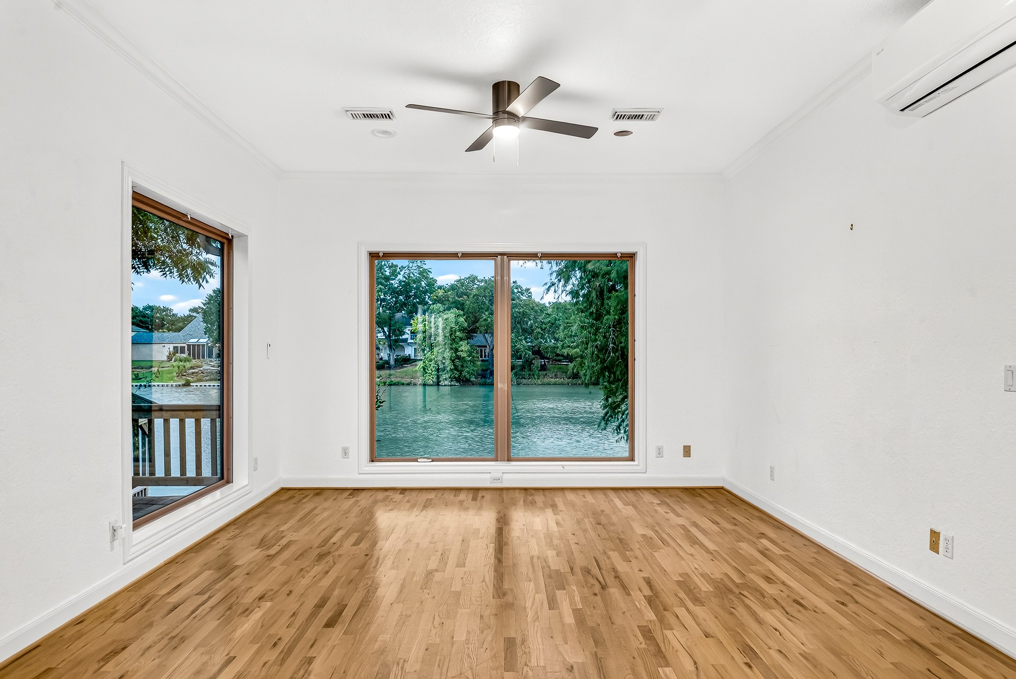 407 Lakeside Boulevard Property Photo 9