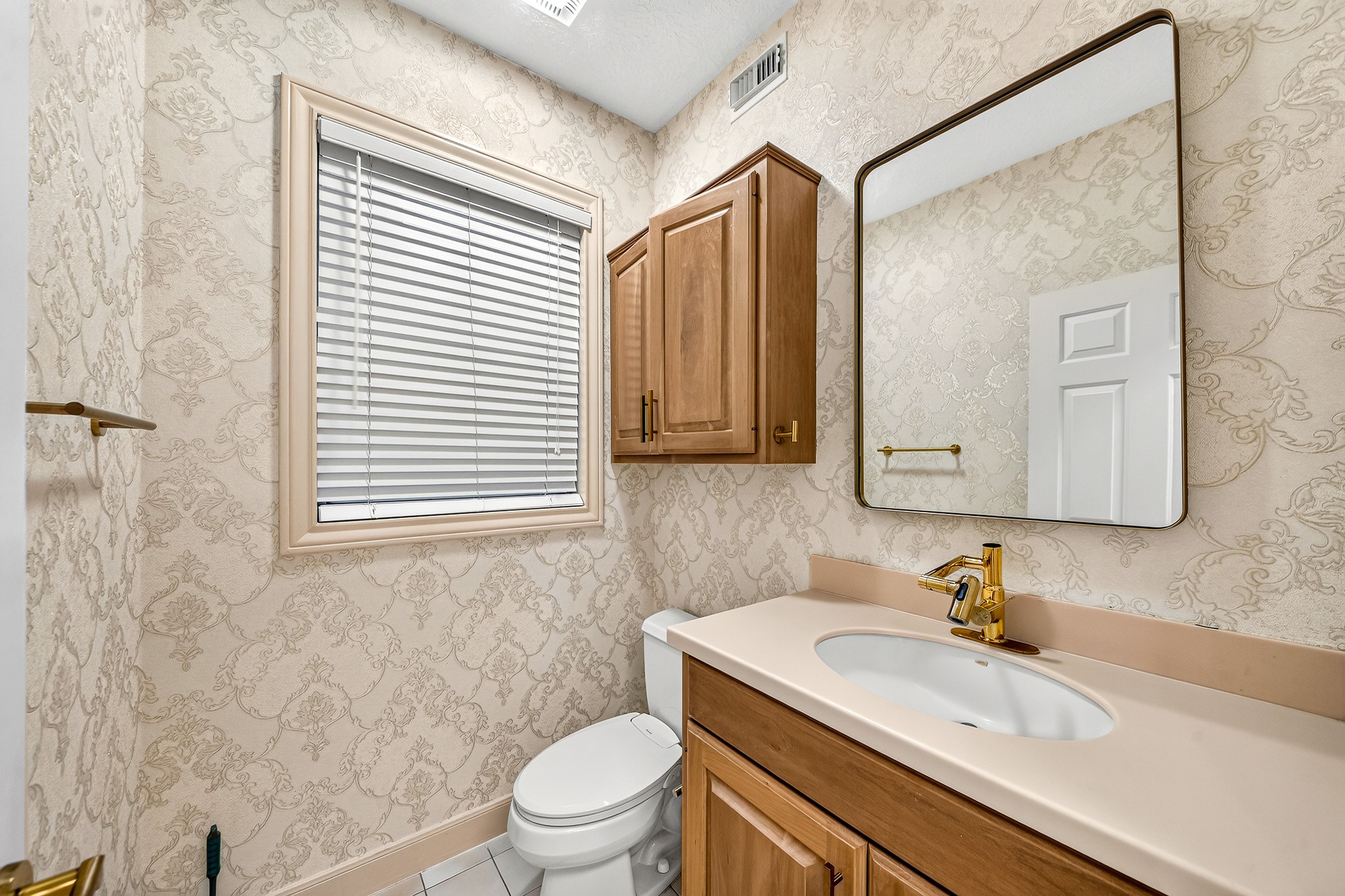 407 Lakeside Boulevard Property Photo 17