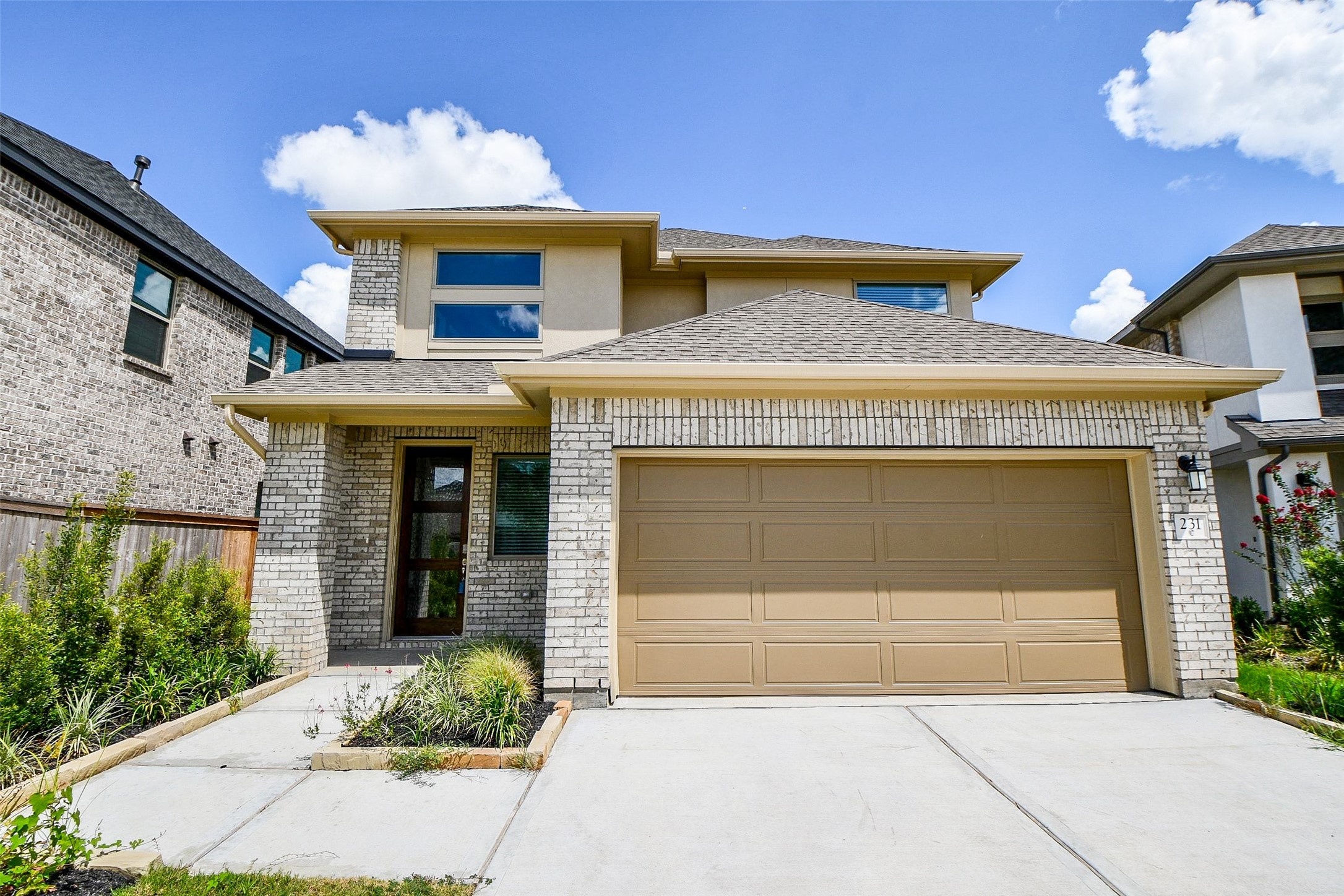231 Bright Valley Way Property Photo 2