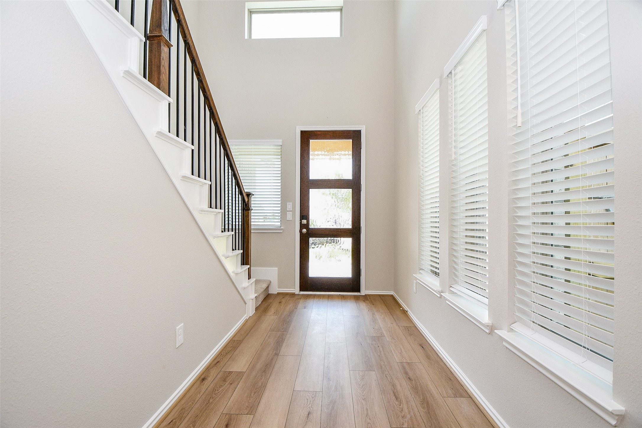 231 Bright Valley Way Property Photo 4