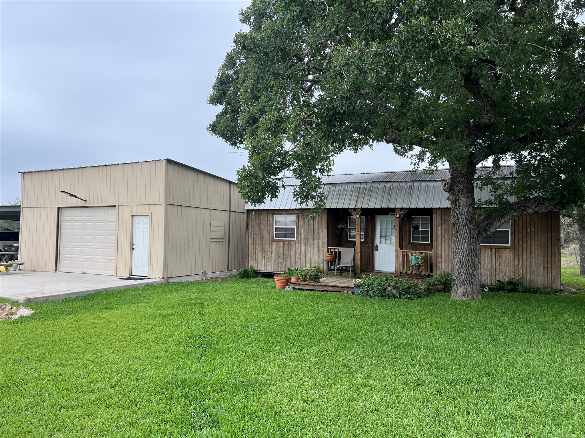 1385 Bego Road Property Photo 4