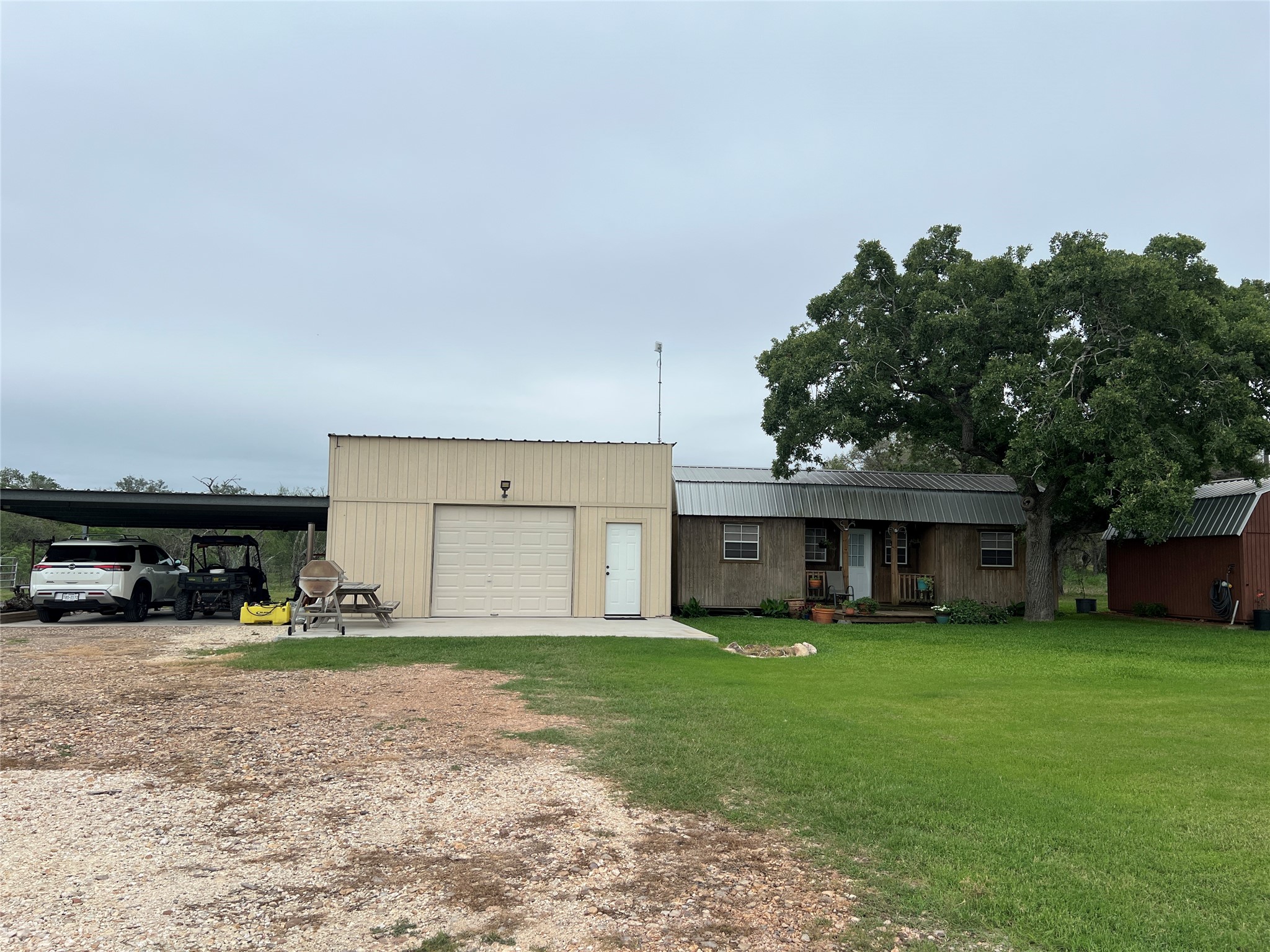 1385 Bego Road Property Photo 6