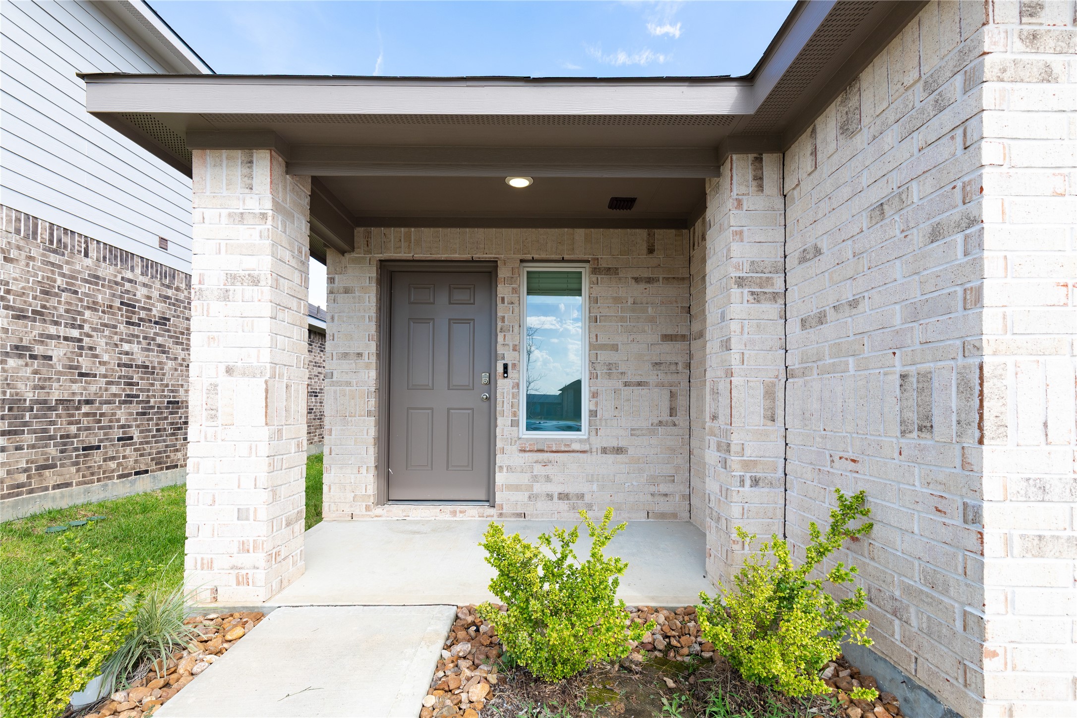 24330 Saddlestone Green Drive Property Photo 4
