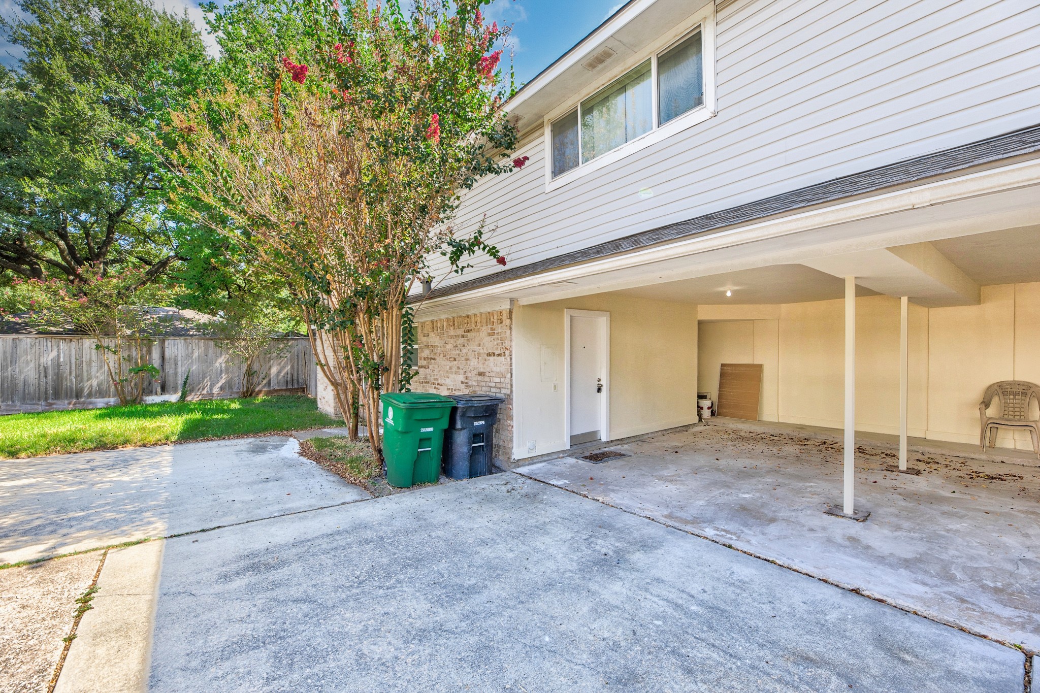 10810 Sugar Hill Drive Property Photo 3