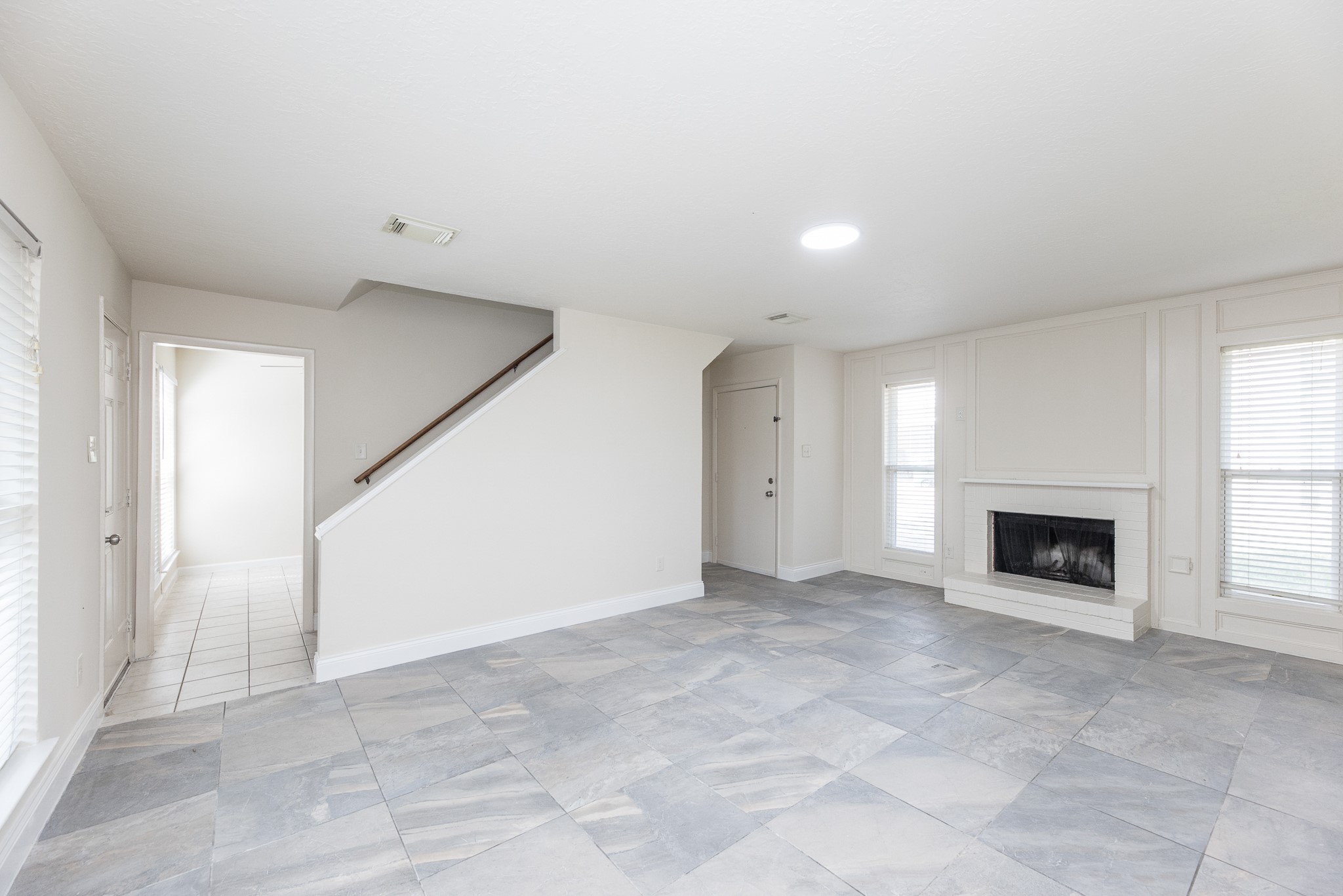 10810 Sugar Hill Drive Property Photo 9
