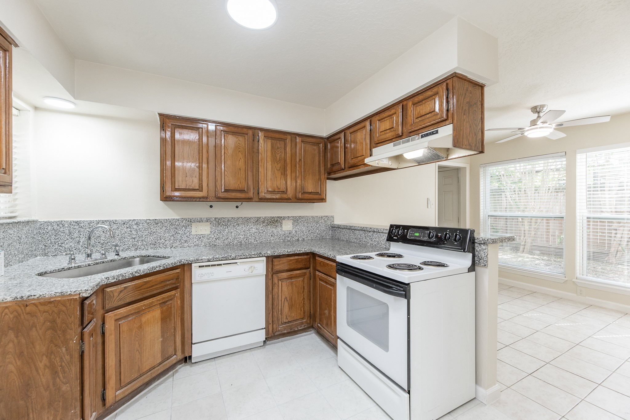 10810 Sugar Hill Drive Property Photo 14