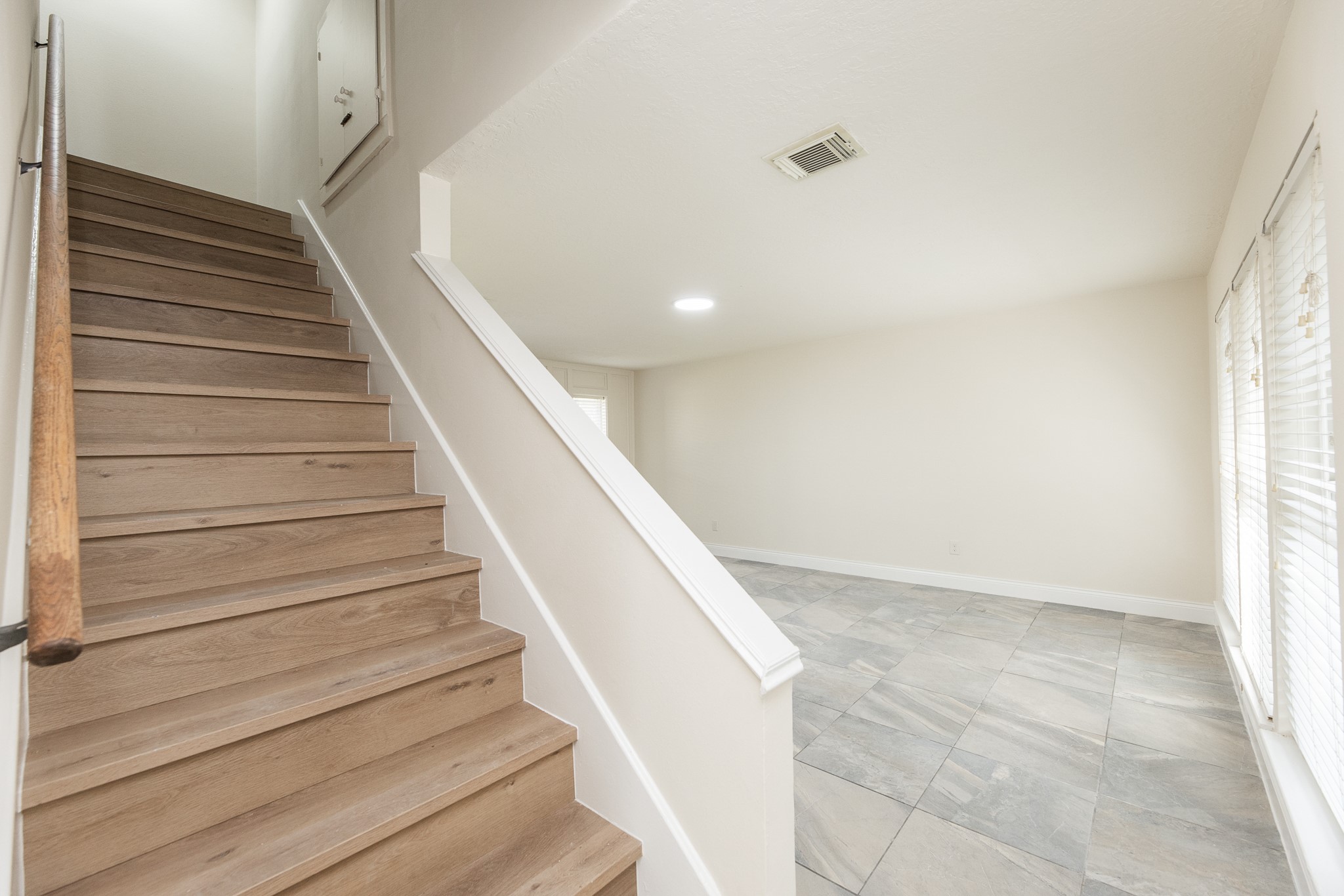 10810 Sugar Hill Drive Property Photo 18