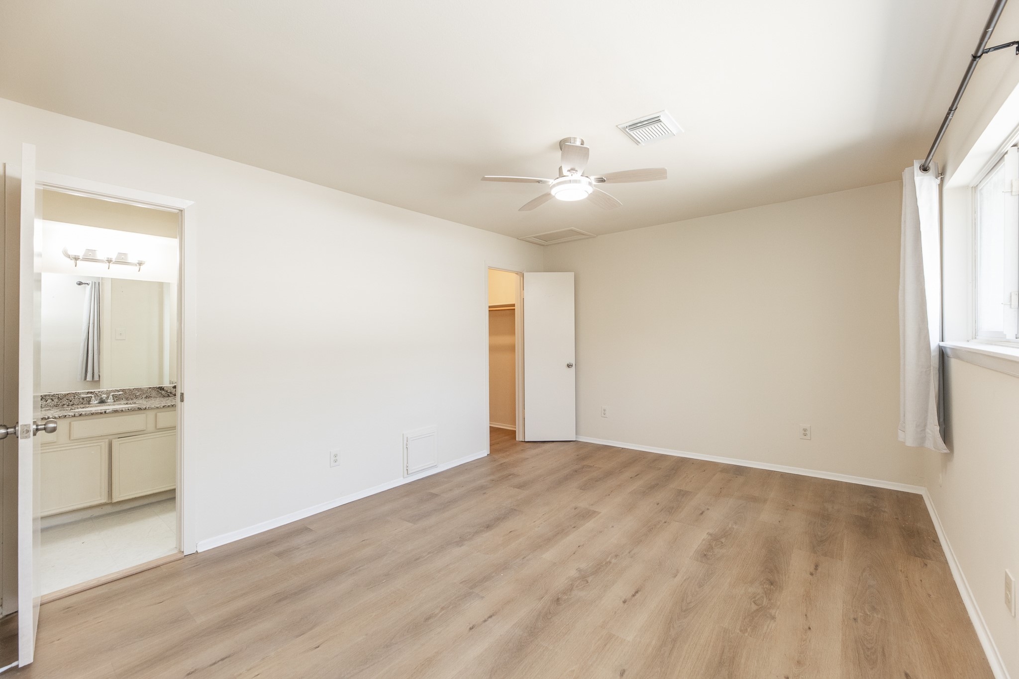 10810 Sugar Hill Drive Property Photo 20