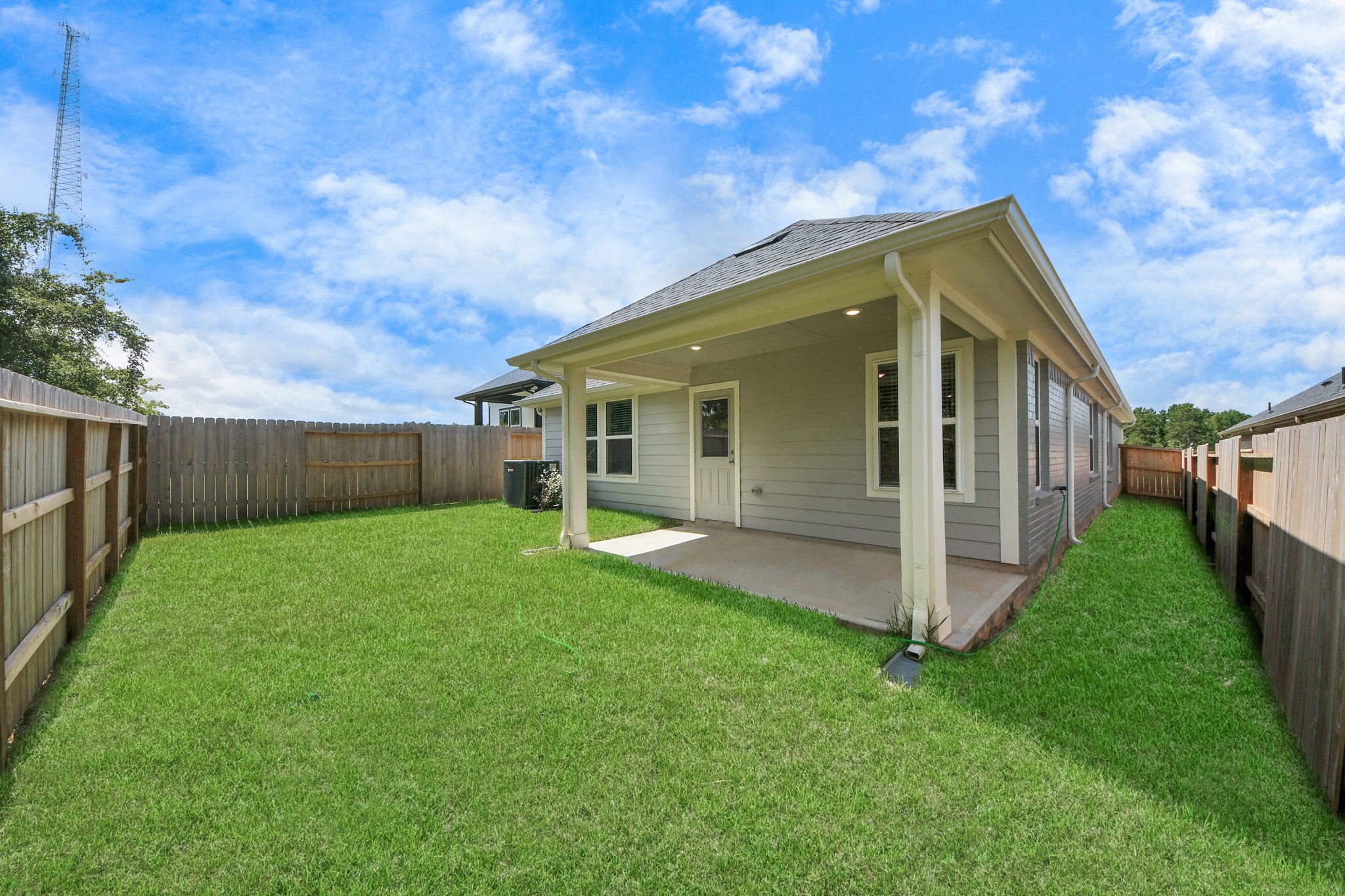 19560 Stripe Hill Bend Property Photo 9