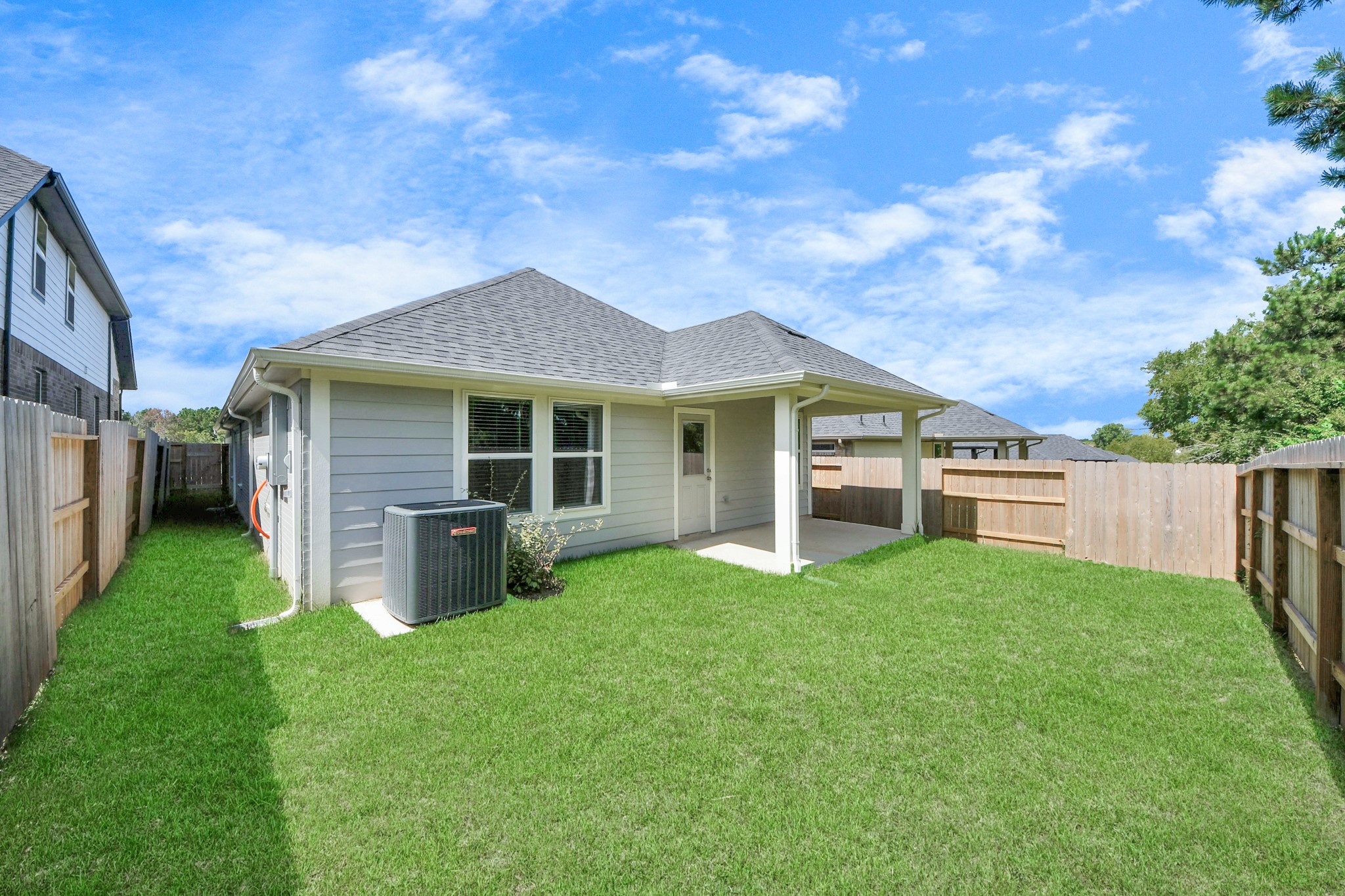 19560 Stripe Hill Bend Property Photo 10
