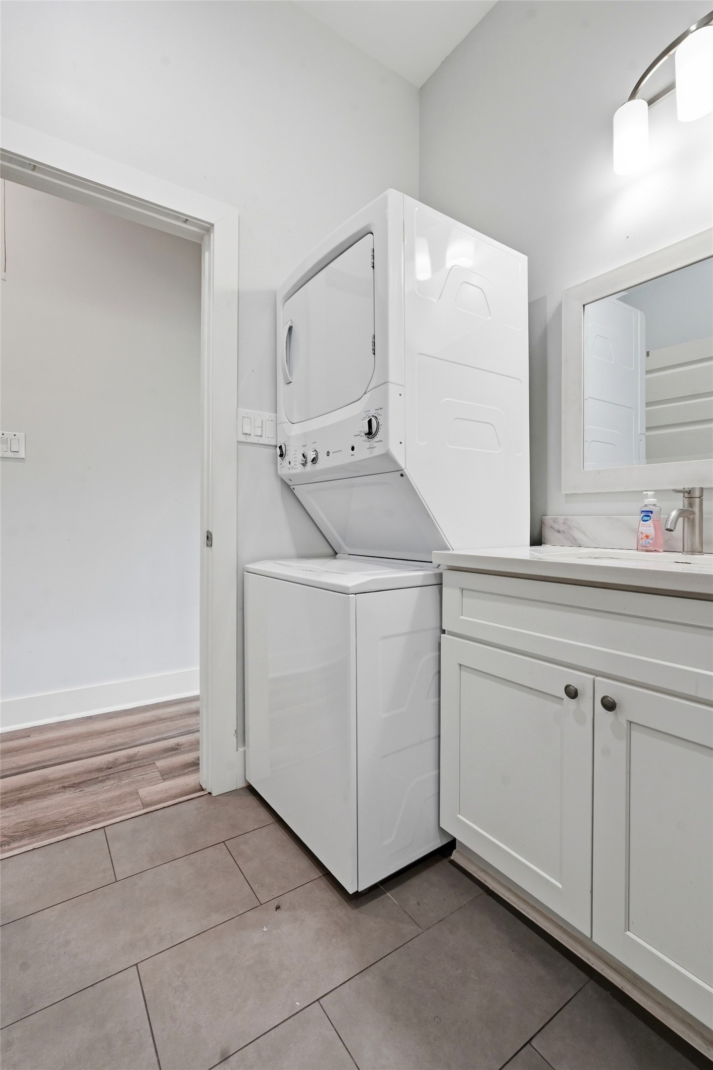 2620 Delafield Street B Property Photo 14