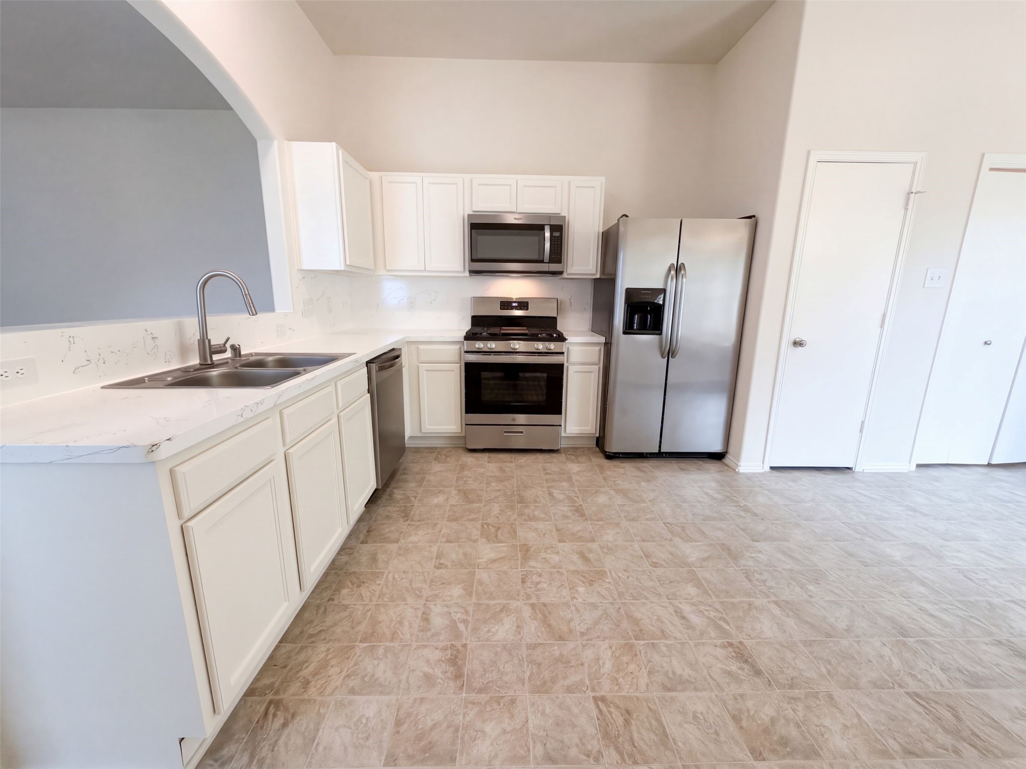 7435 Kennemer Drive Property Photo 2