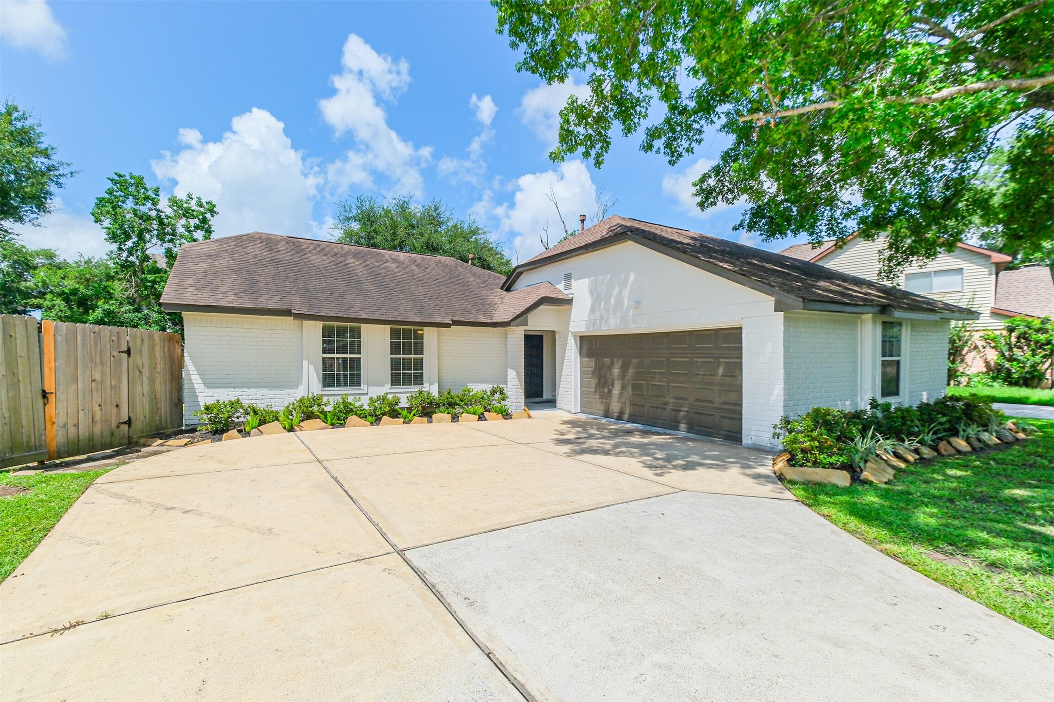 150 Squires Bend Property Photo 1