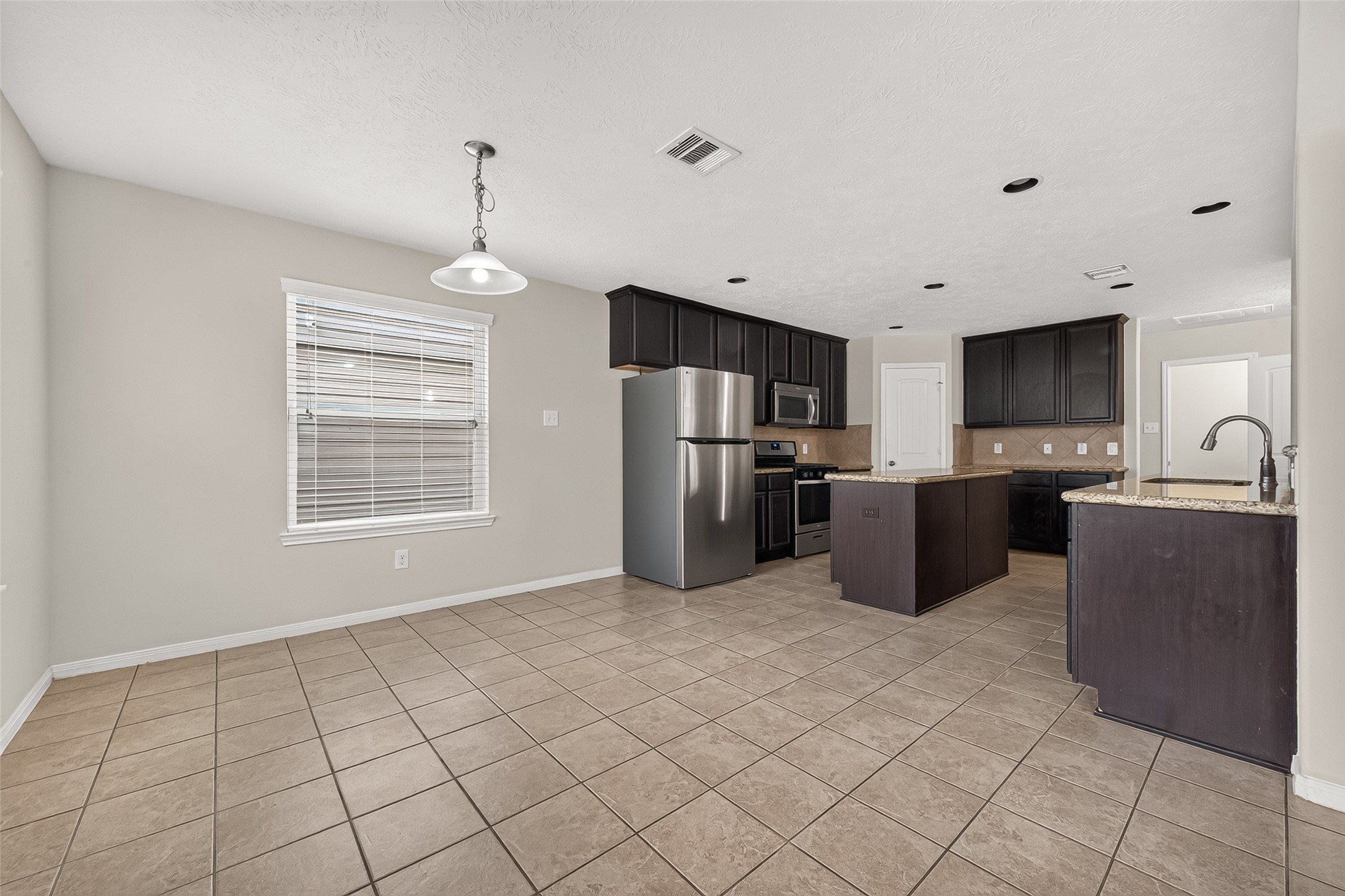 11823 Red Hummingbird Drive Property Photo 8
