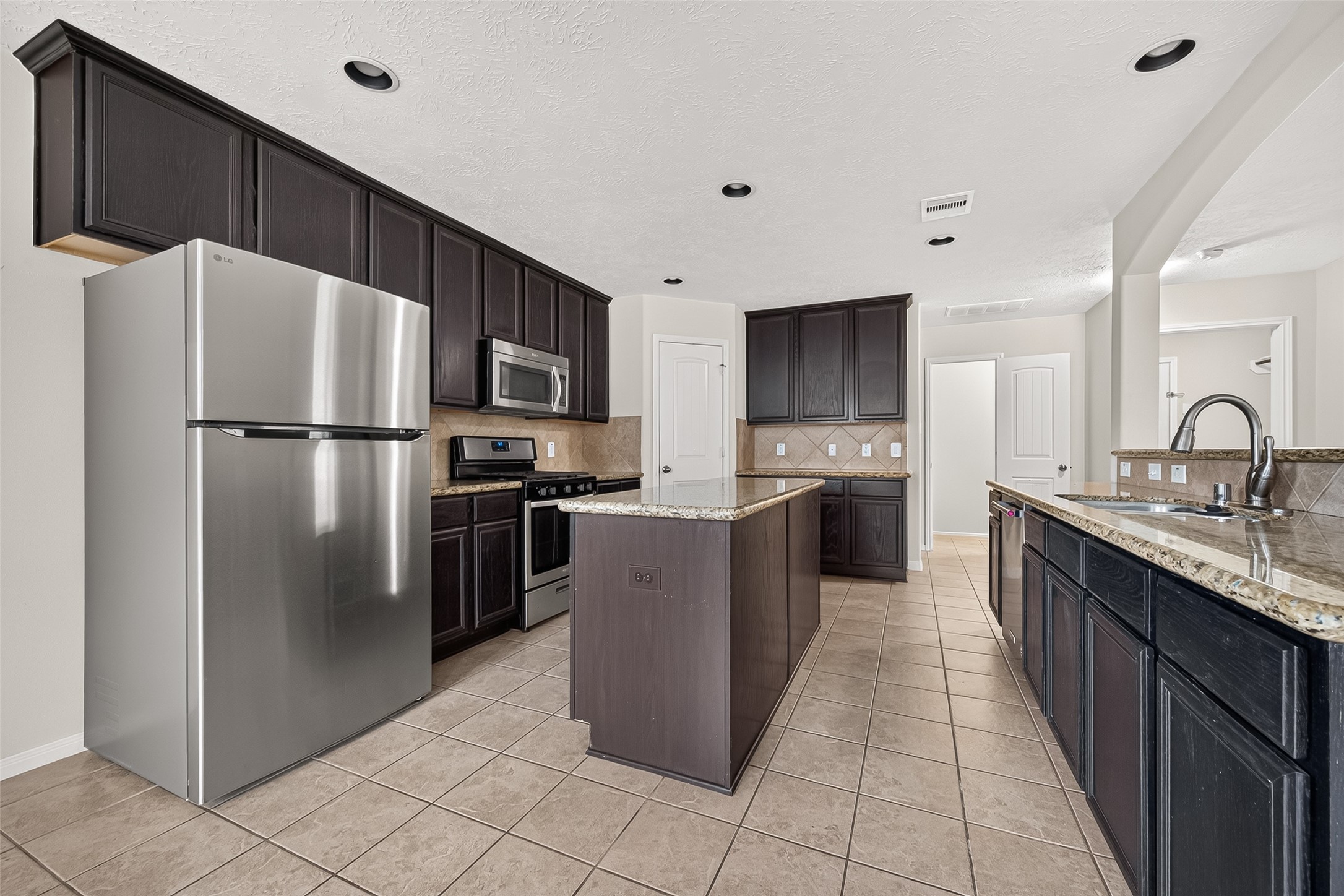 11823 Red Hummingbird Drive Property Photo 13