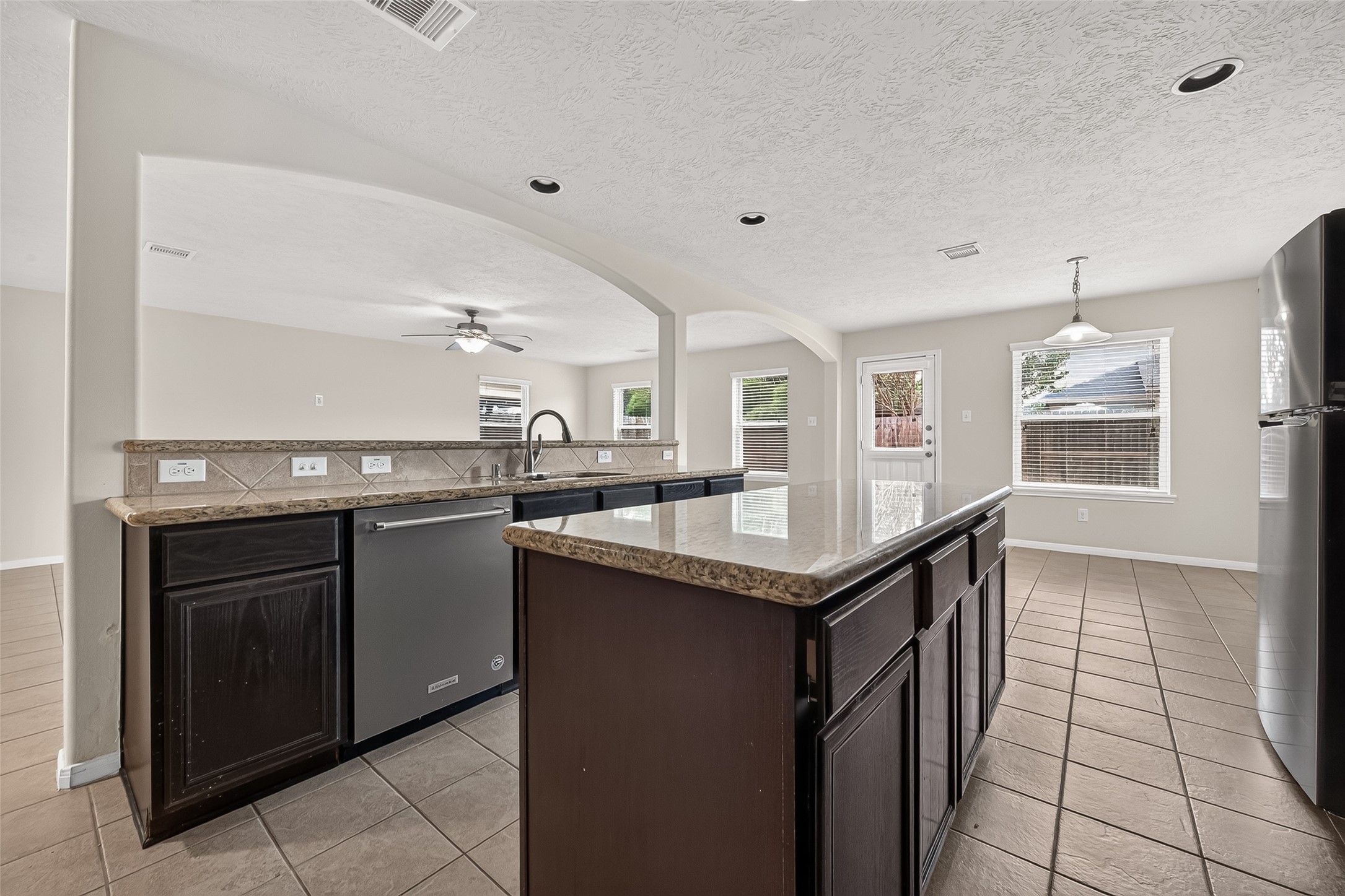 11823 Red Hummingbird Drive Property Photo 15