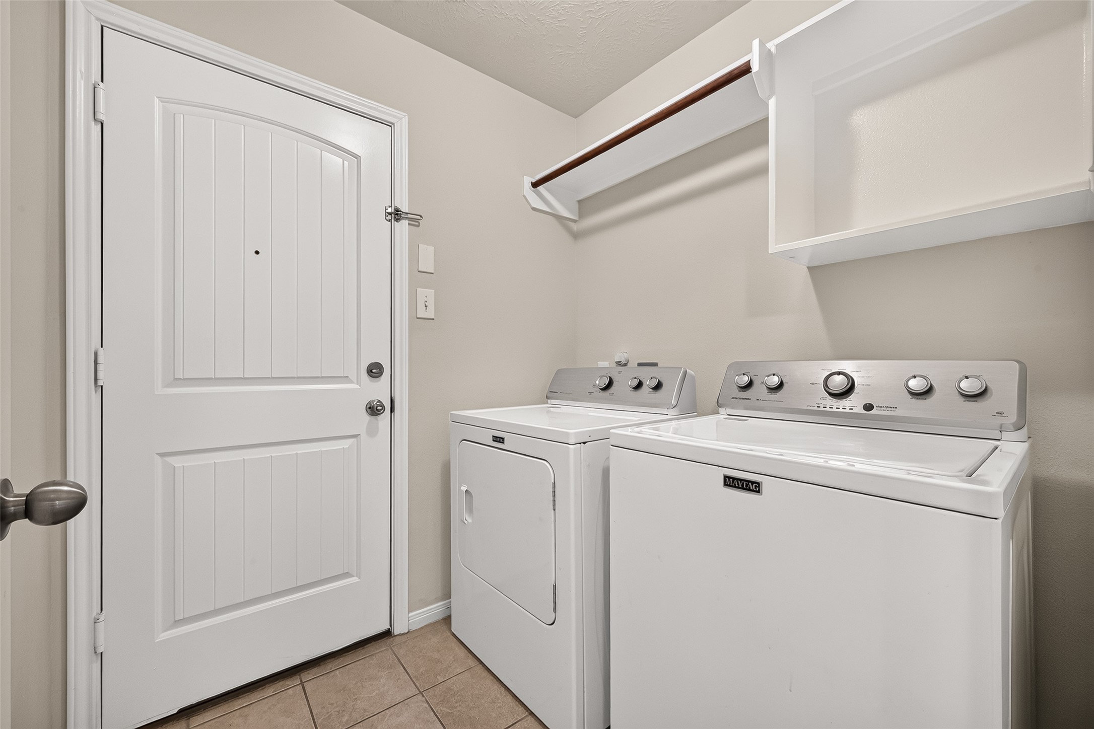 11823 Red Hummingbird Drive Property Photo 16