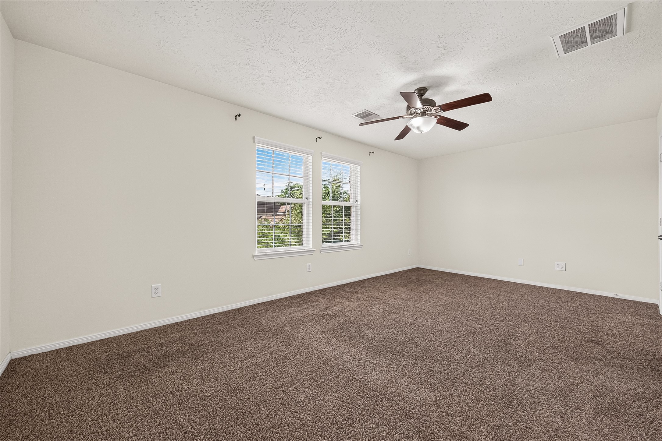 11823 Red Hummingbird Drive Property Photo 18