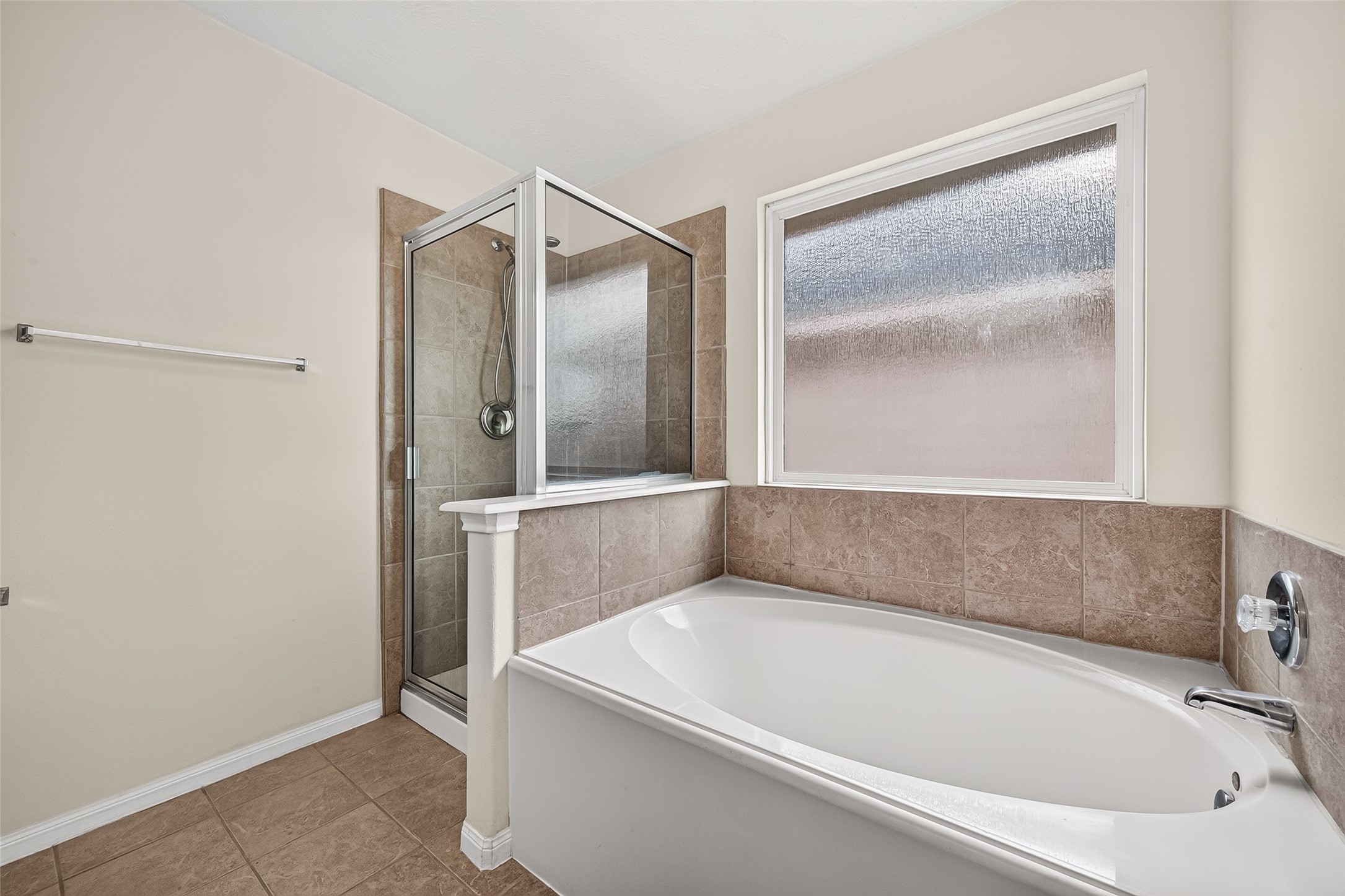 11823 Red Hummingbird Drive Property Photo 24