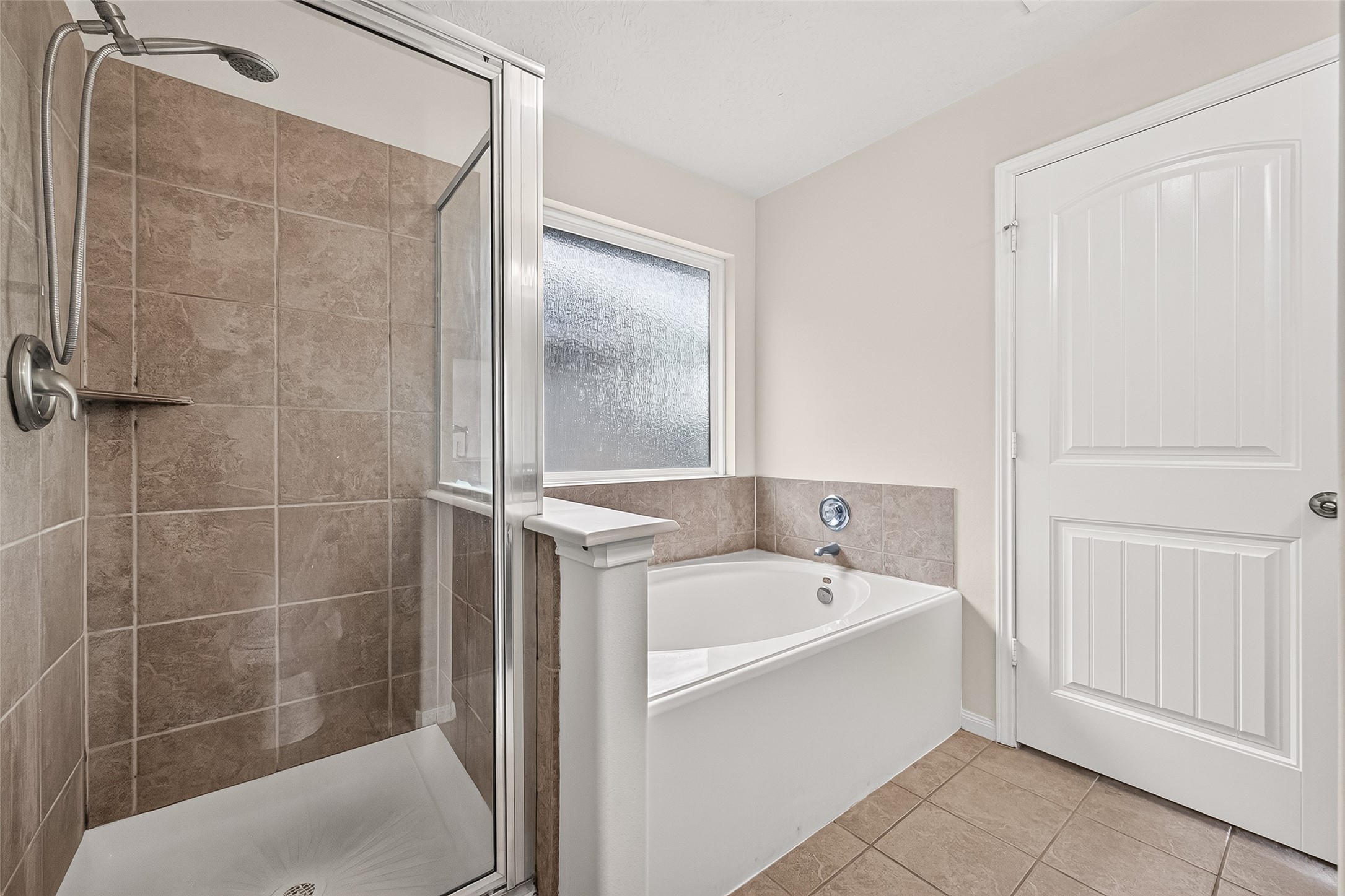 11823 Red Hummingbird Drive Property Photo 25