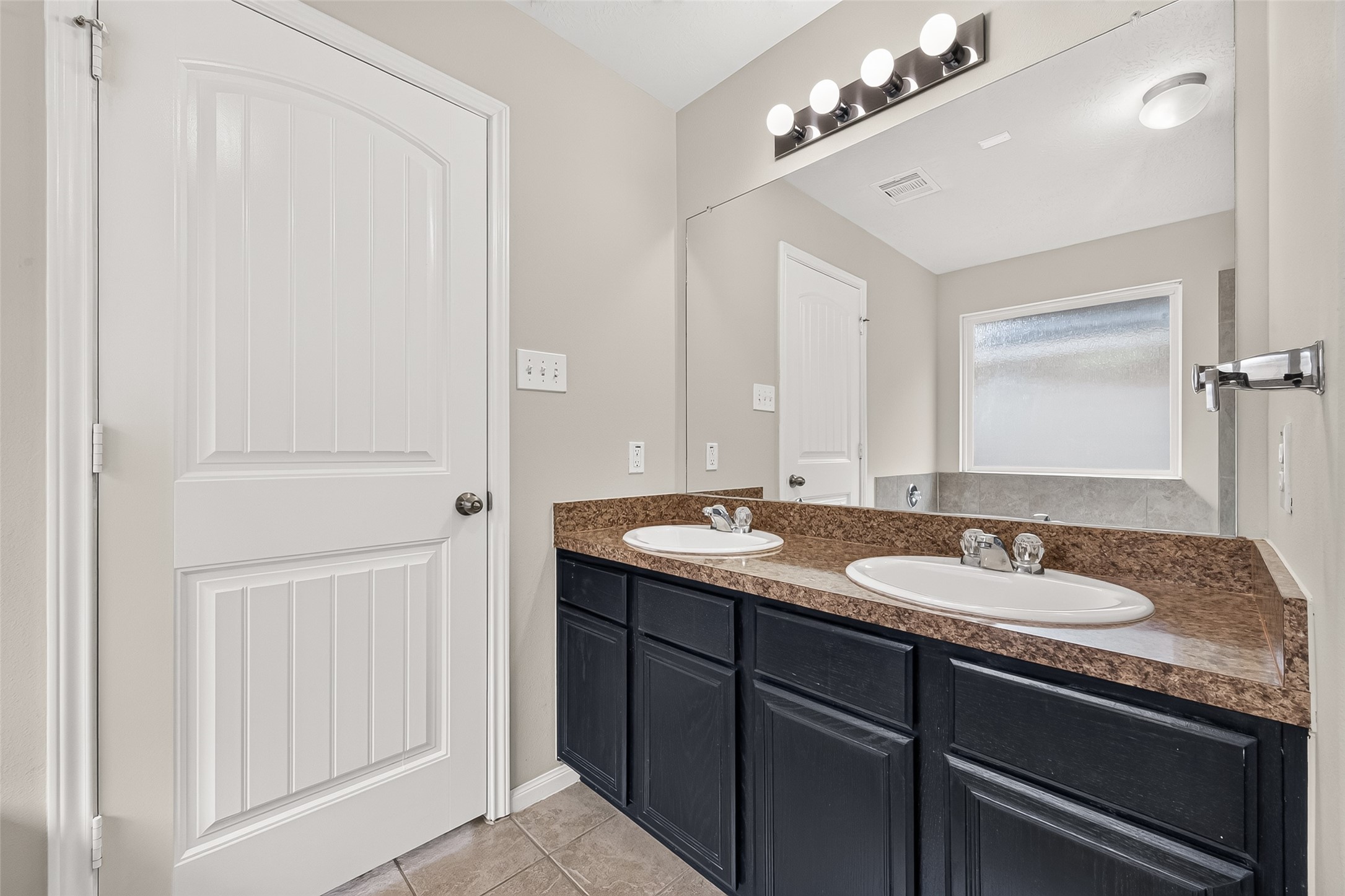 11823 Red Hummingbird Drive Property Photo 26