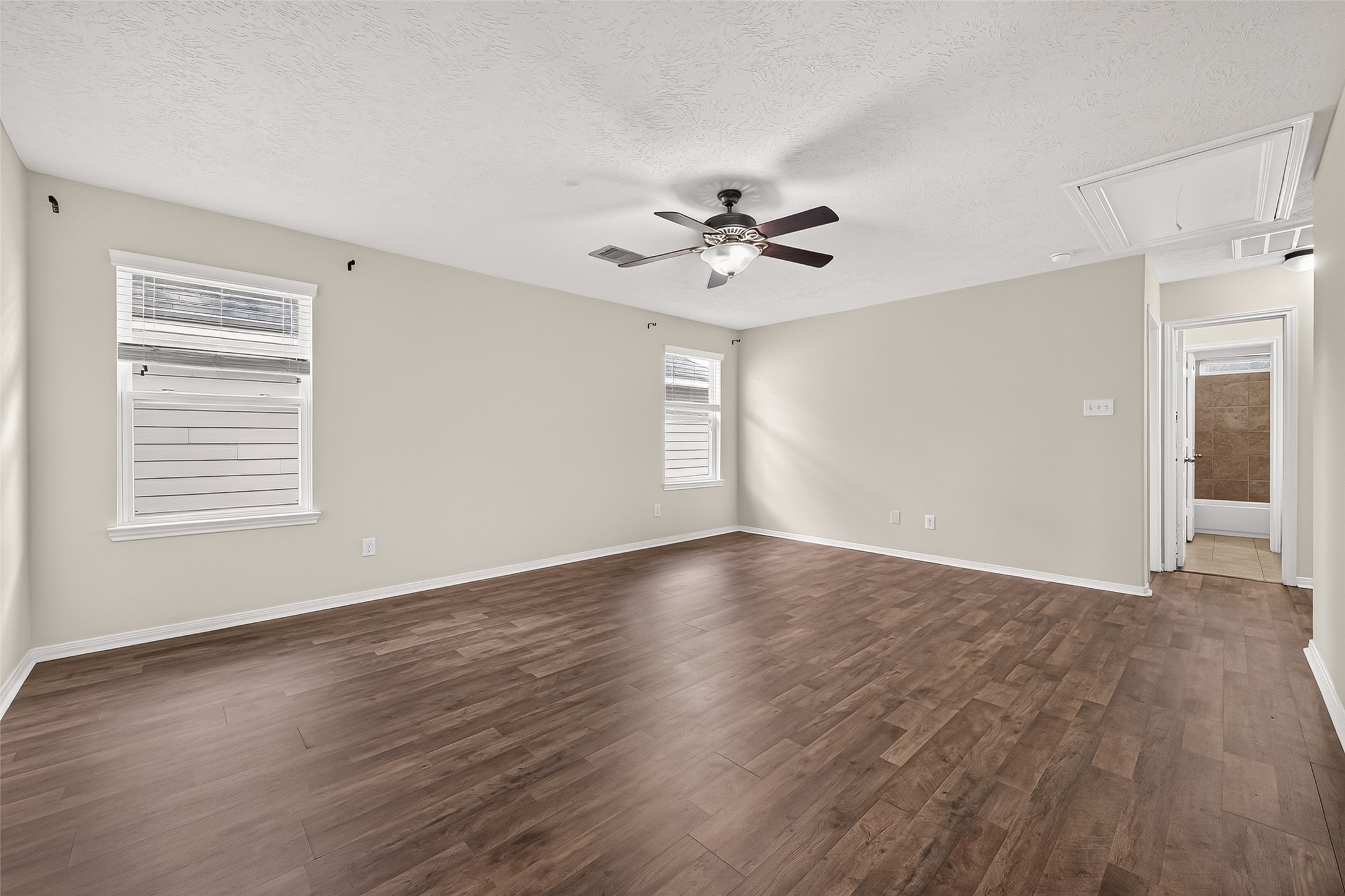 11823 Red Hummingbird Drive Property Photo 27