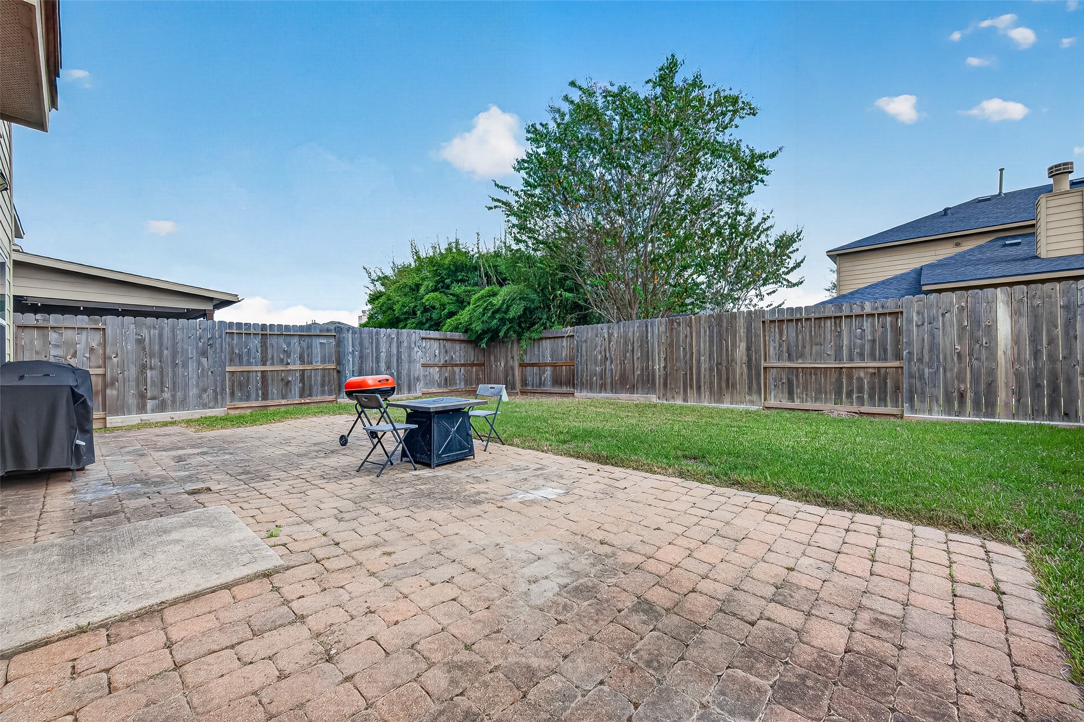 11823 Red Hummingbird Drive Property Photo 40