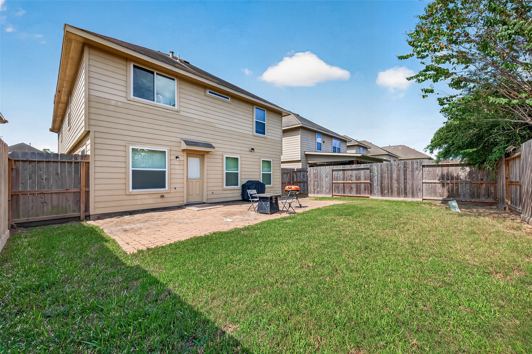 11823 Red Hummingbird Drive Property Photo 42