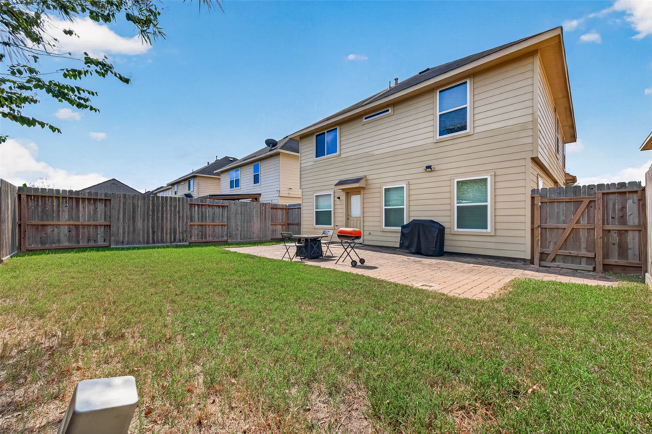 11823 Red Hummingbird Drive Property Photo 43