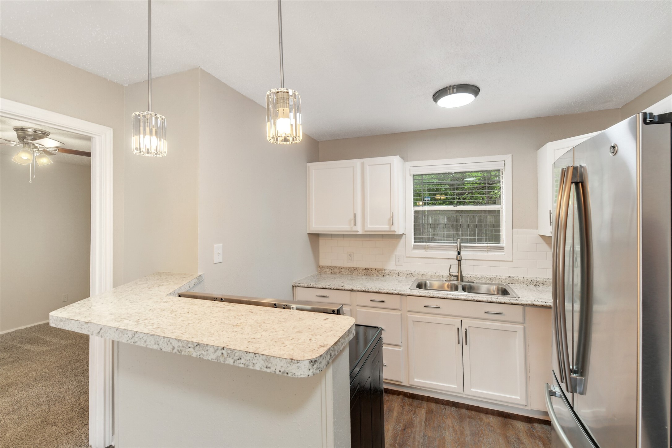 1512 Broadmoor Drive B Property Photo 1