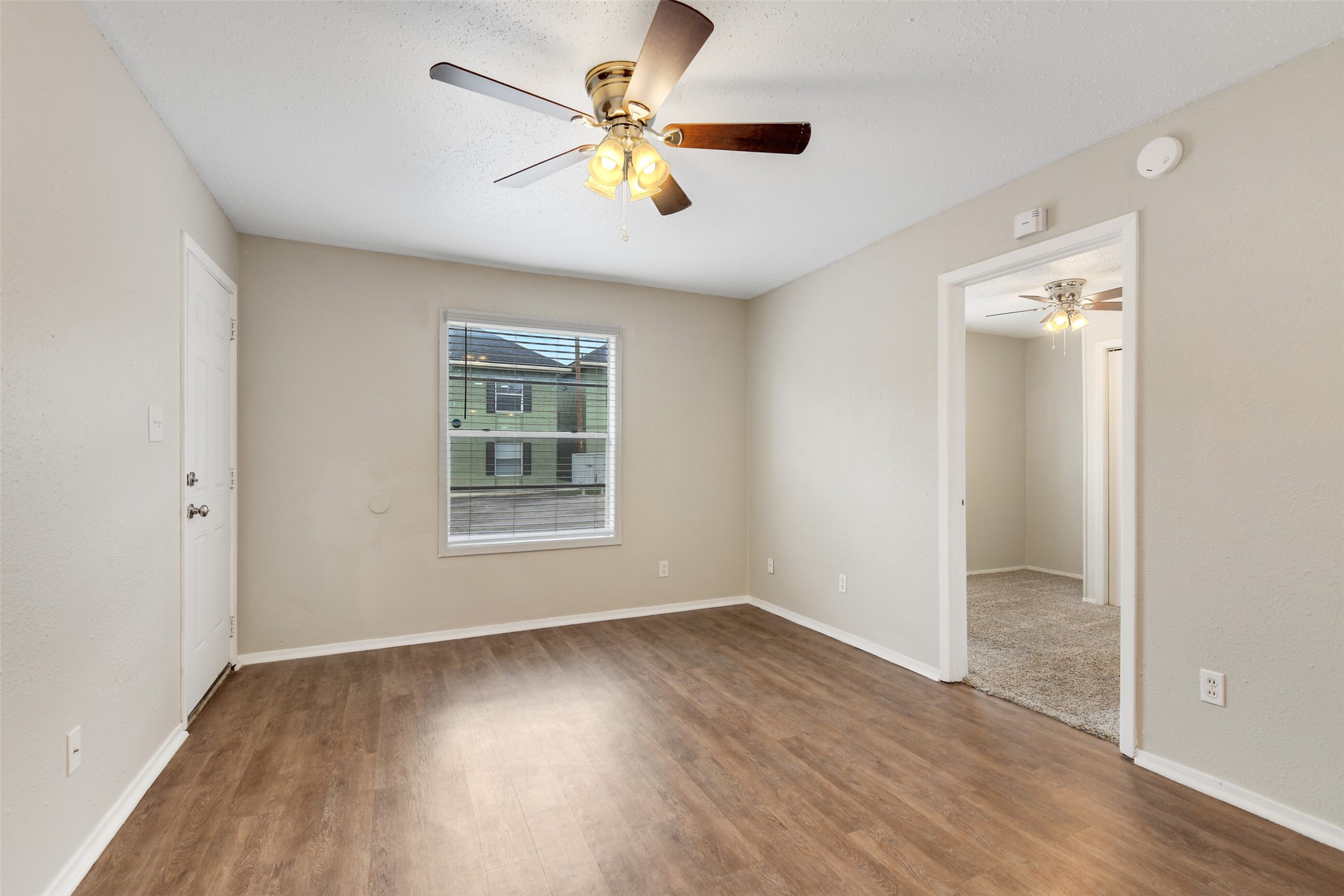 1512 Broadmoor Drive B Property Photo 7
