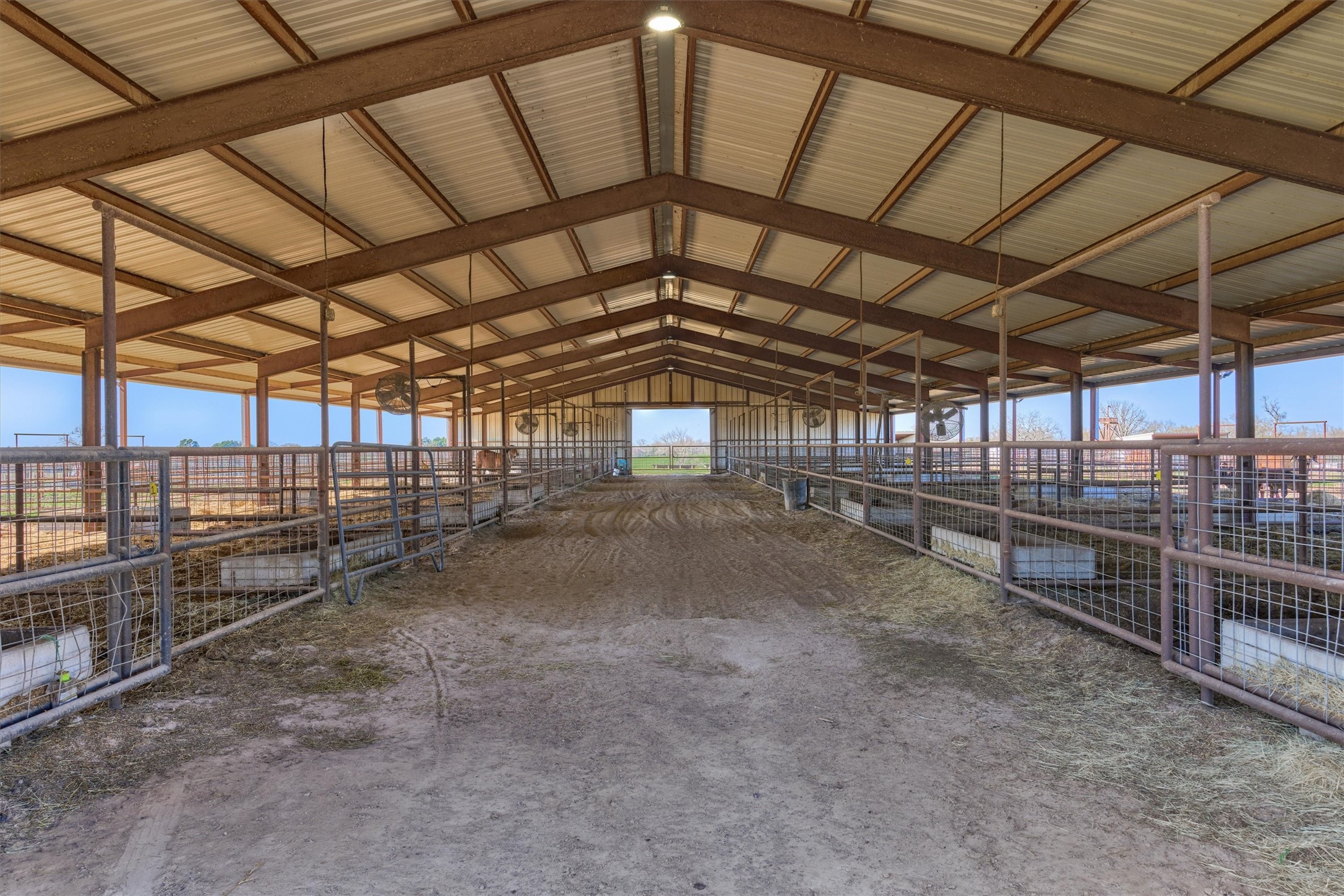22199 Interstate Highway 45 Feeder N Property Photo 44