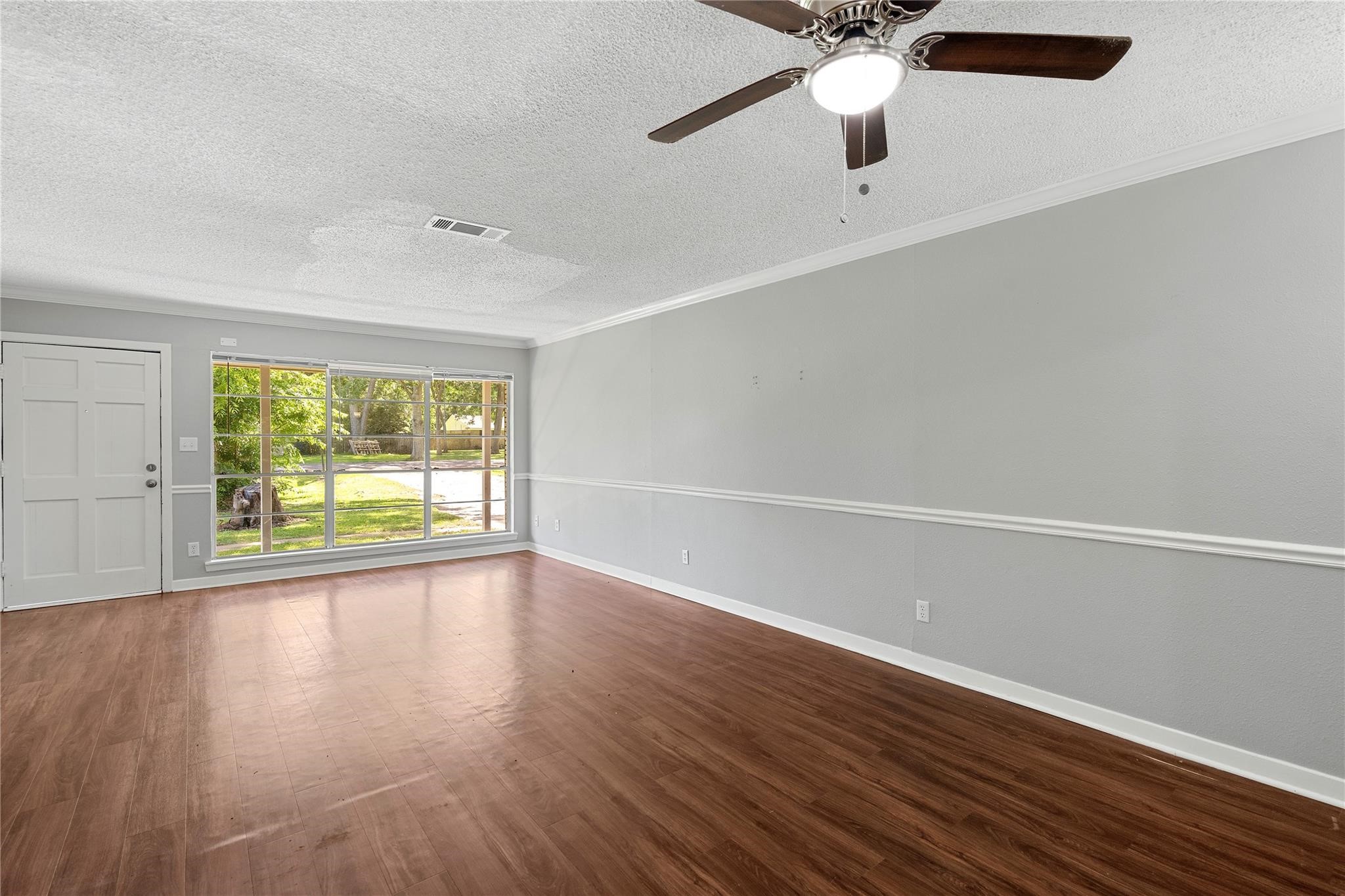 424 Southern Oaks Drive Property Photo 4
