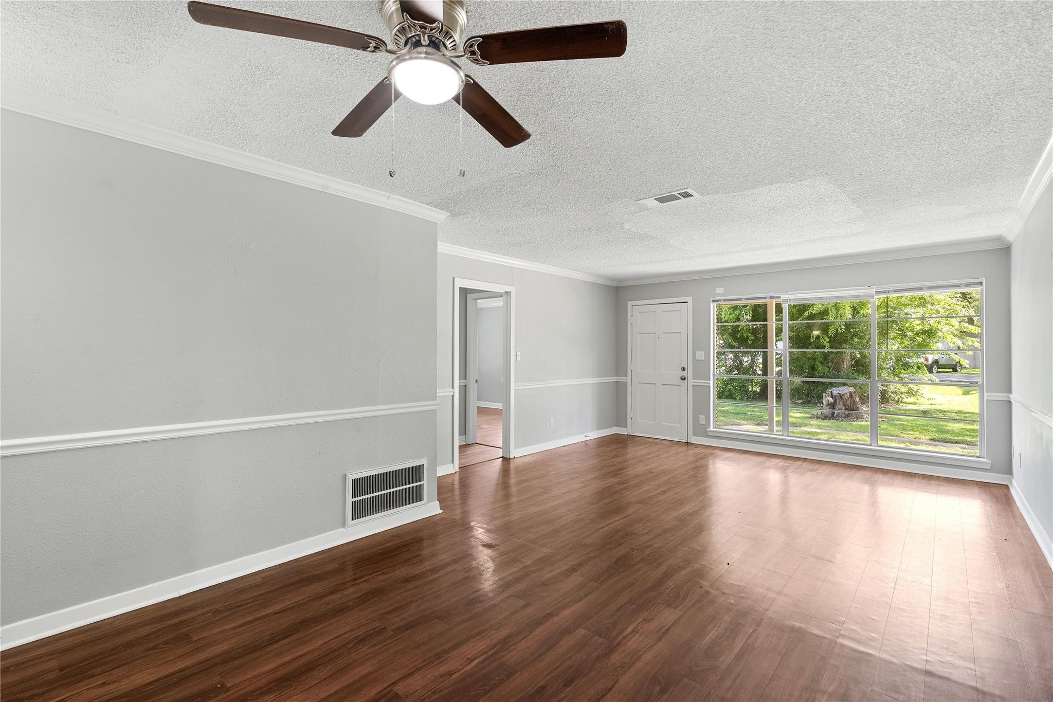 424 Southern Oaks Drive Property Photo 5