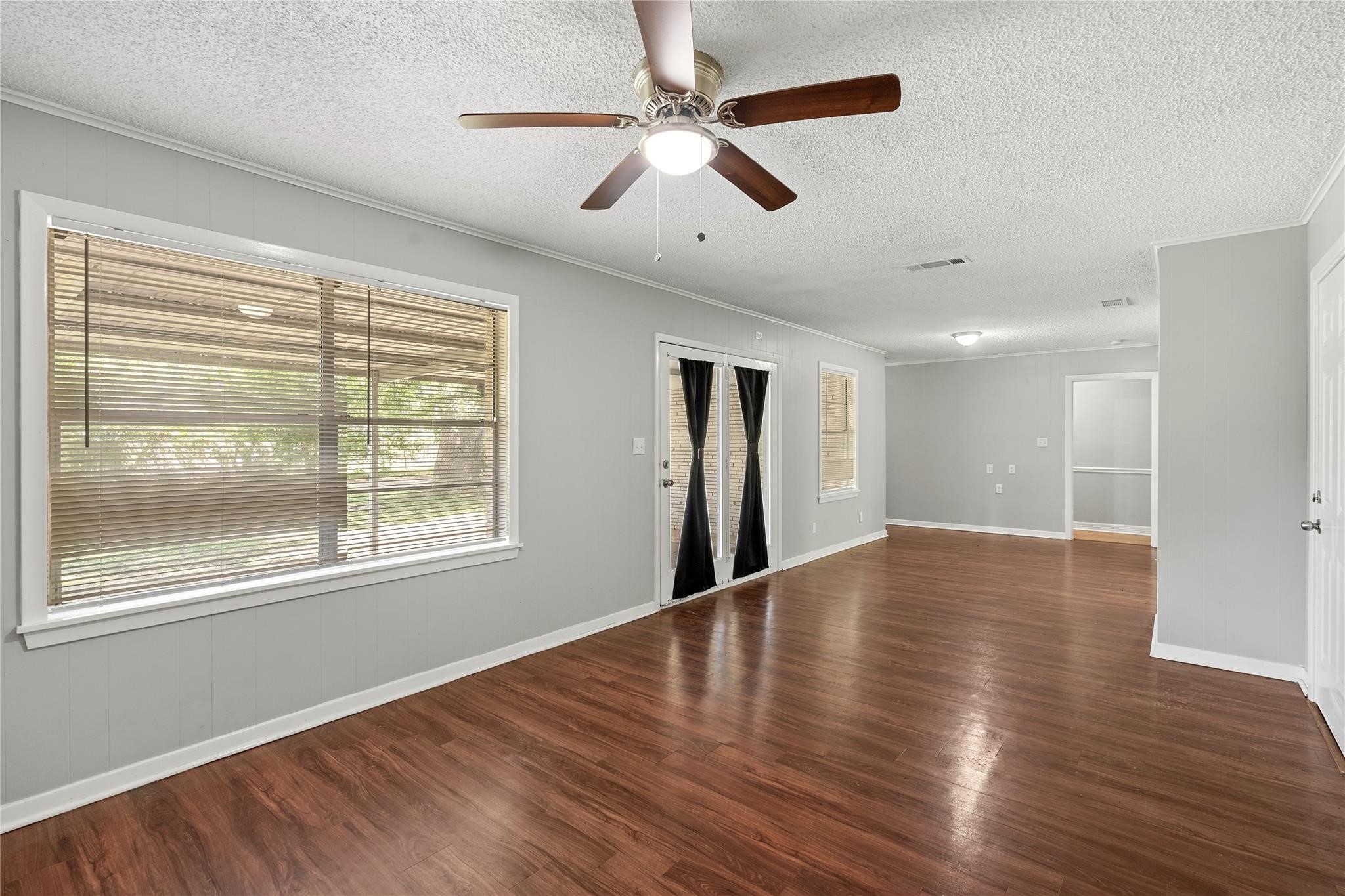 424 Southern Oaks Drive Property Photo 10