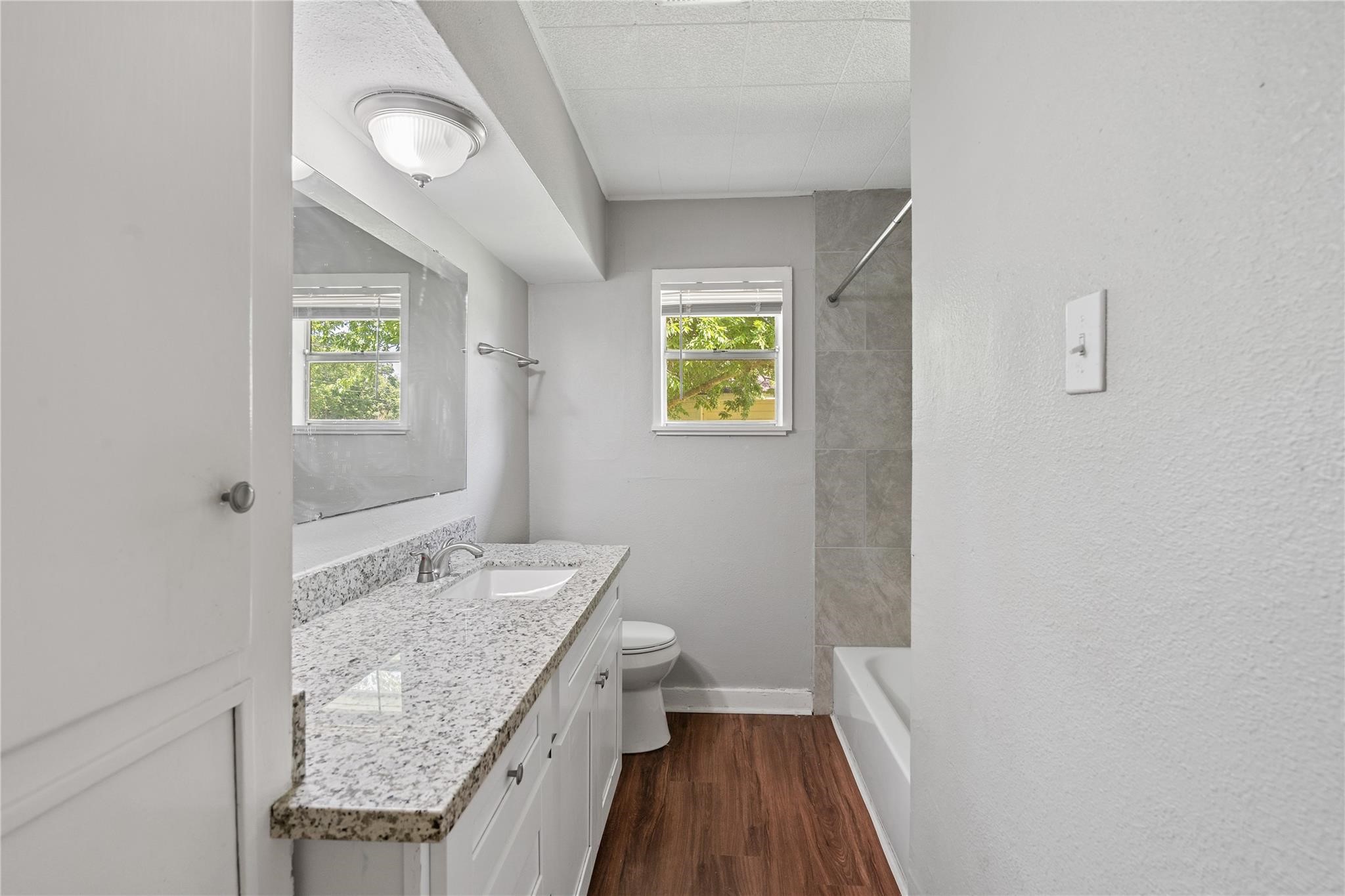 424 Southern Oaks Drive Property Photo 22